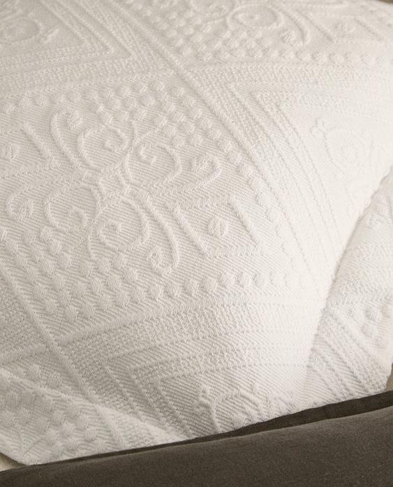 ציפית כותנה עם עיצוב גאומטרי