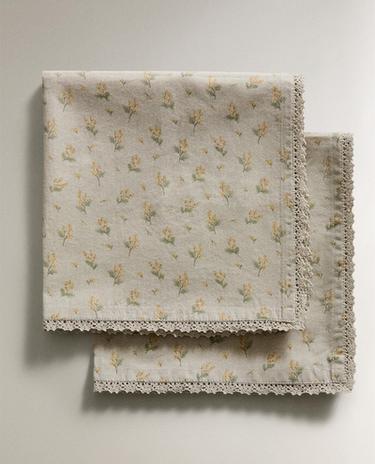 SET TOVAGLIOLI FIORI DI CAMPO CON MERLETTO (SET DA 2)