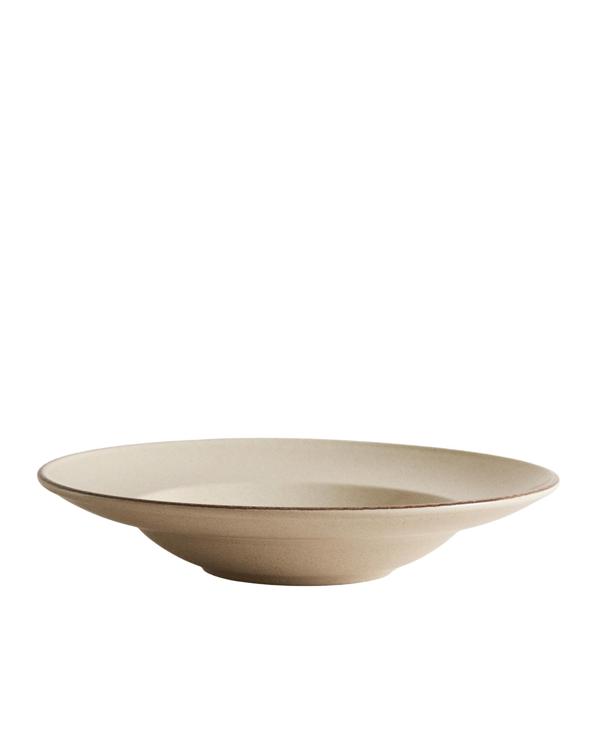 STONEWARE PASTA PLATE WITH ANTIQUE FINISH RIM product thumbnail 4