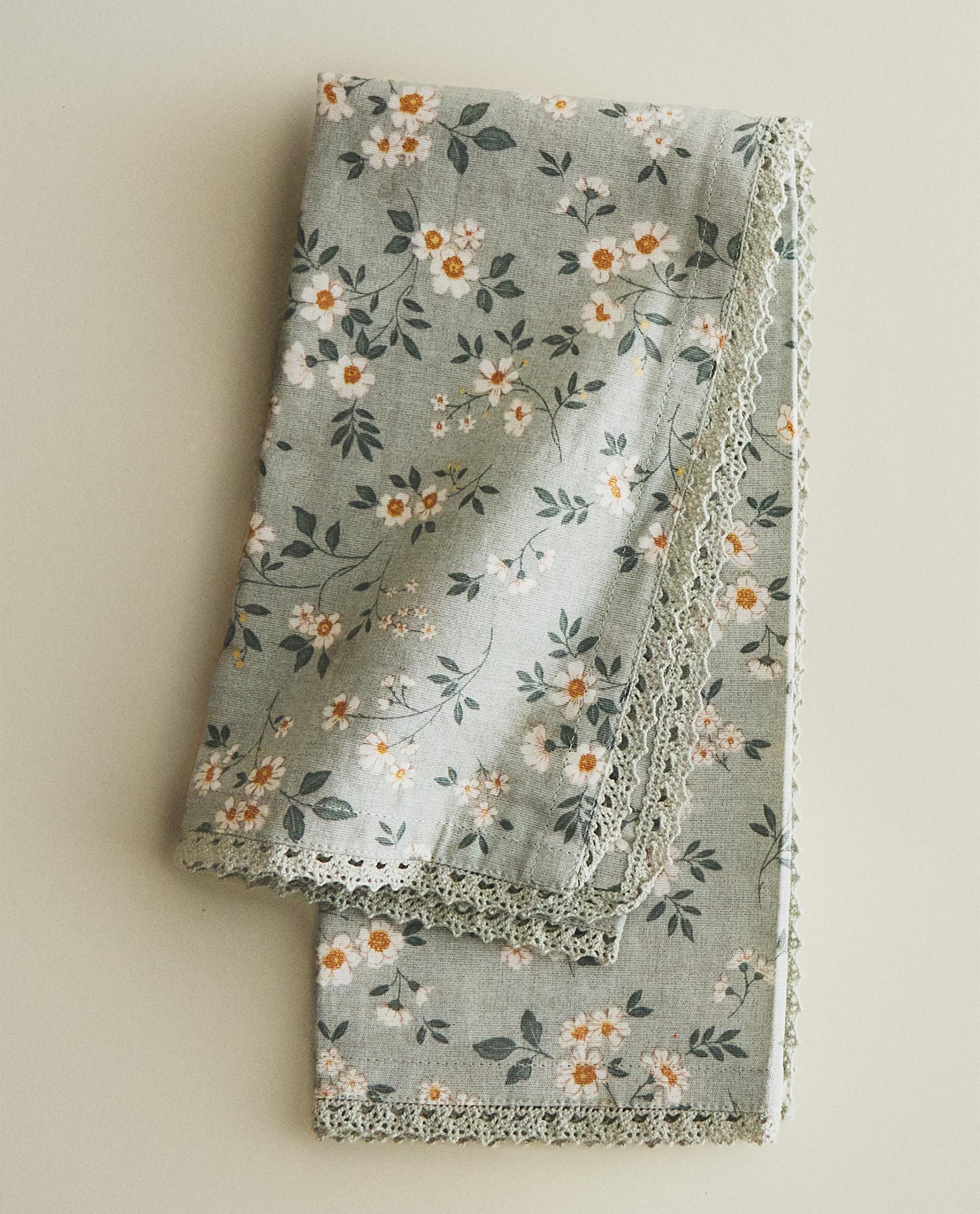 WILDFLOWER NAPKINS WITH LACE TRIM (PACK OF 2)