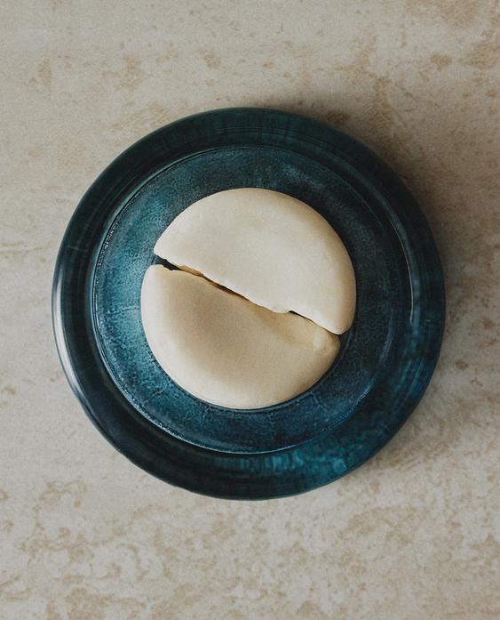 TRANSLUCENT BLUE GLASS BATHROOM SOAP DISH TRANSLUCENT BLUE GLASS BATHROOM SOAP DISH