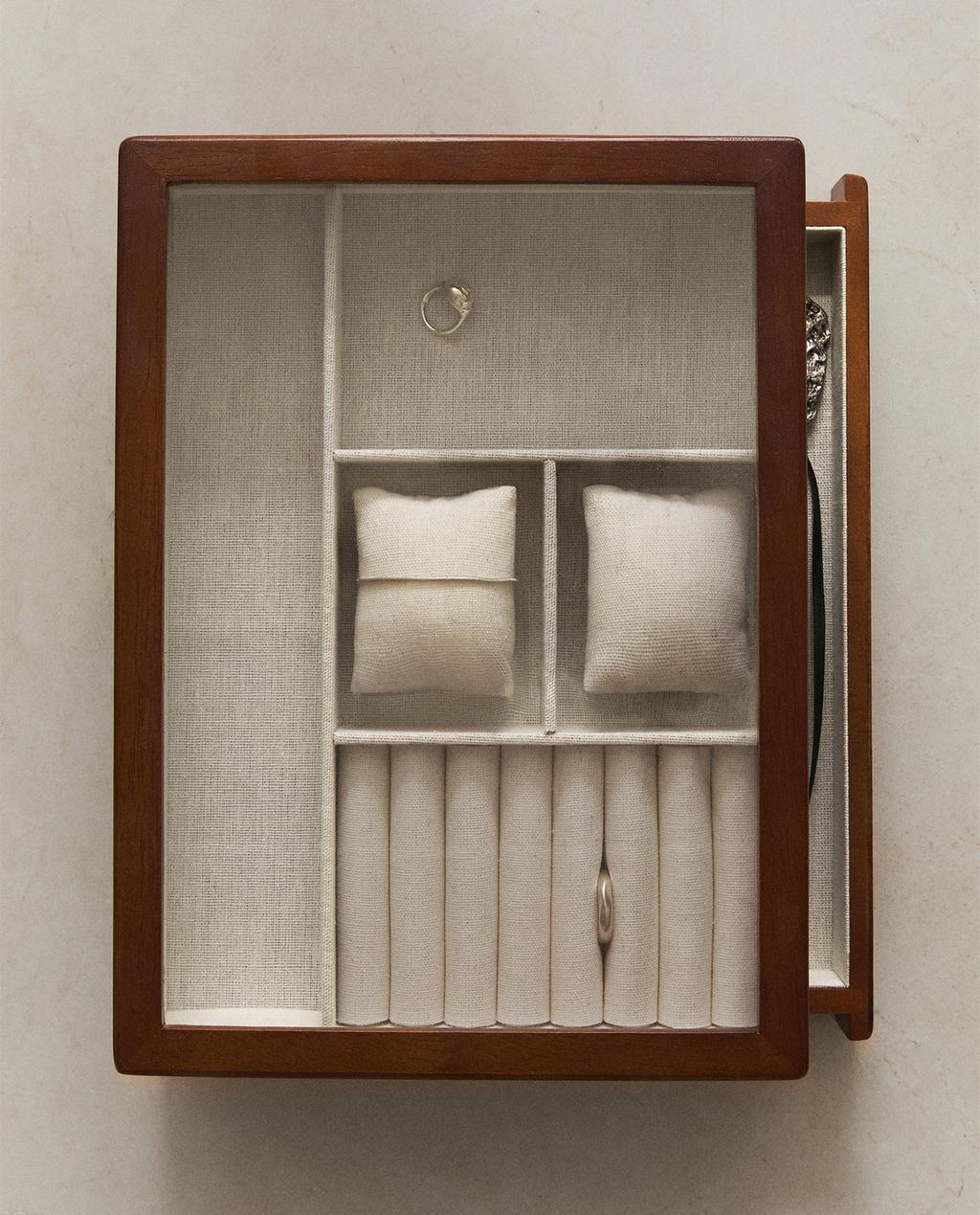 MEDIUM WOODEN JEWELLERY BOX