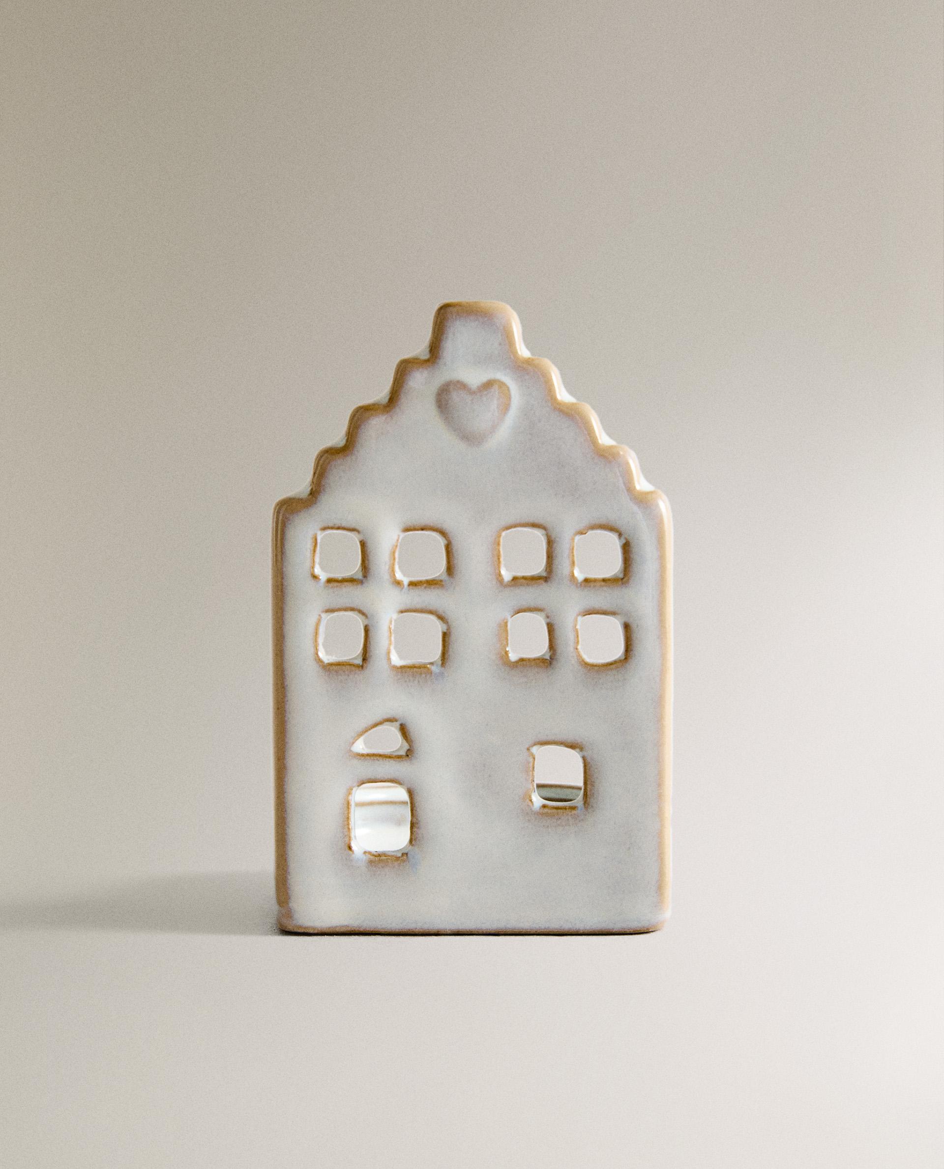 CERAMIC HOUSE CHRISTMAS TEALIGHT HOLDER