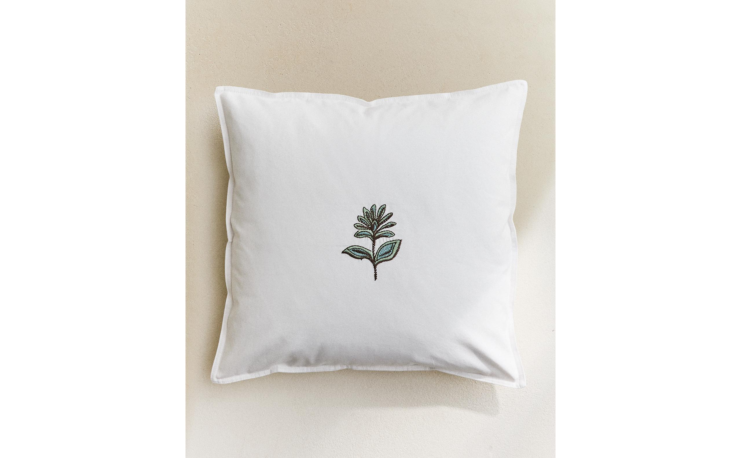 花 刺繍 クッションカバー | Zara Home 日本/Japan