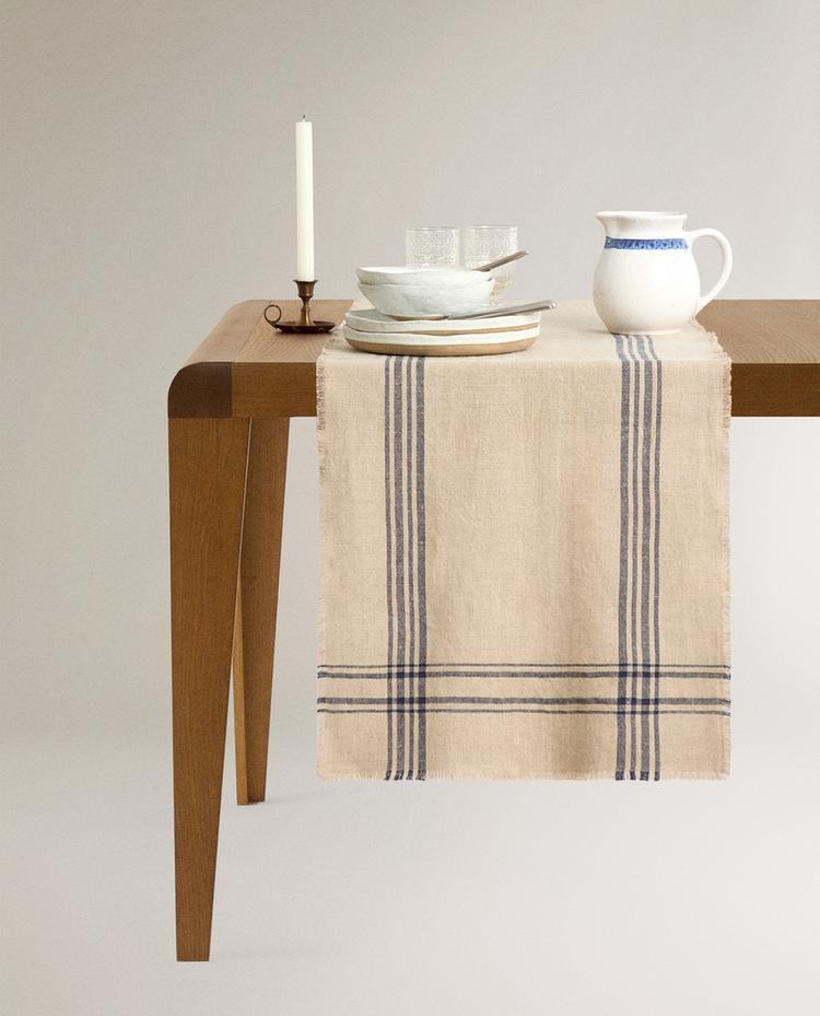 CHECKED LINEN TABLE RUNNER