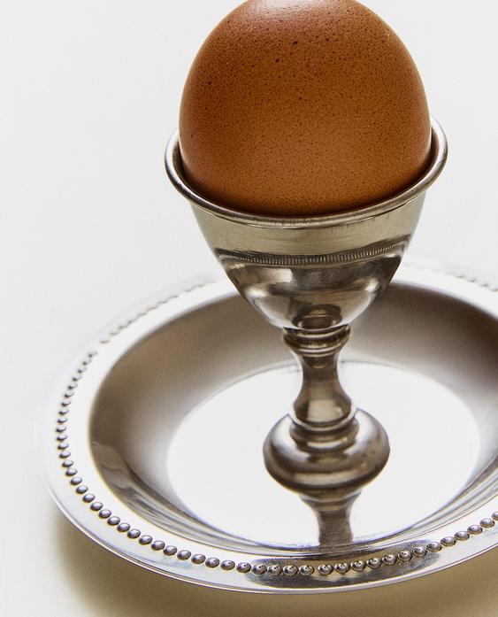 ถ้วยวางไข่พร้อมจานเหล็ก