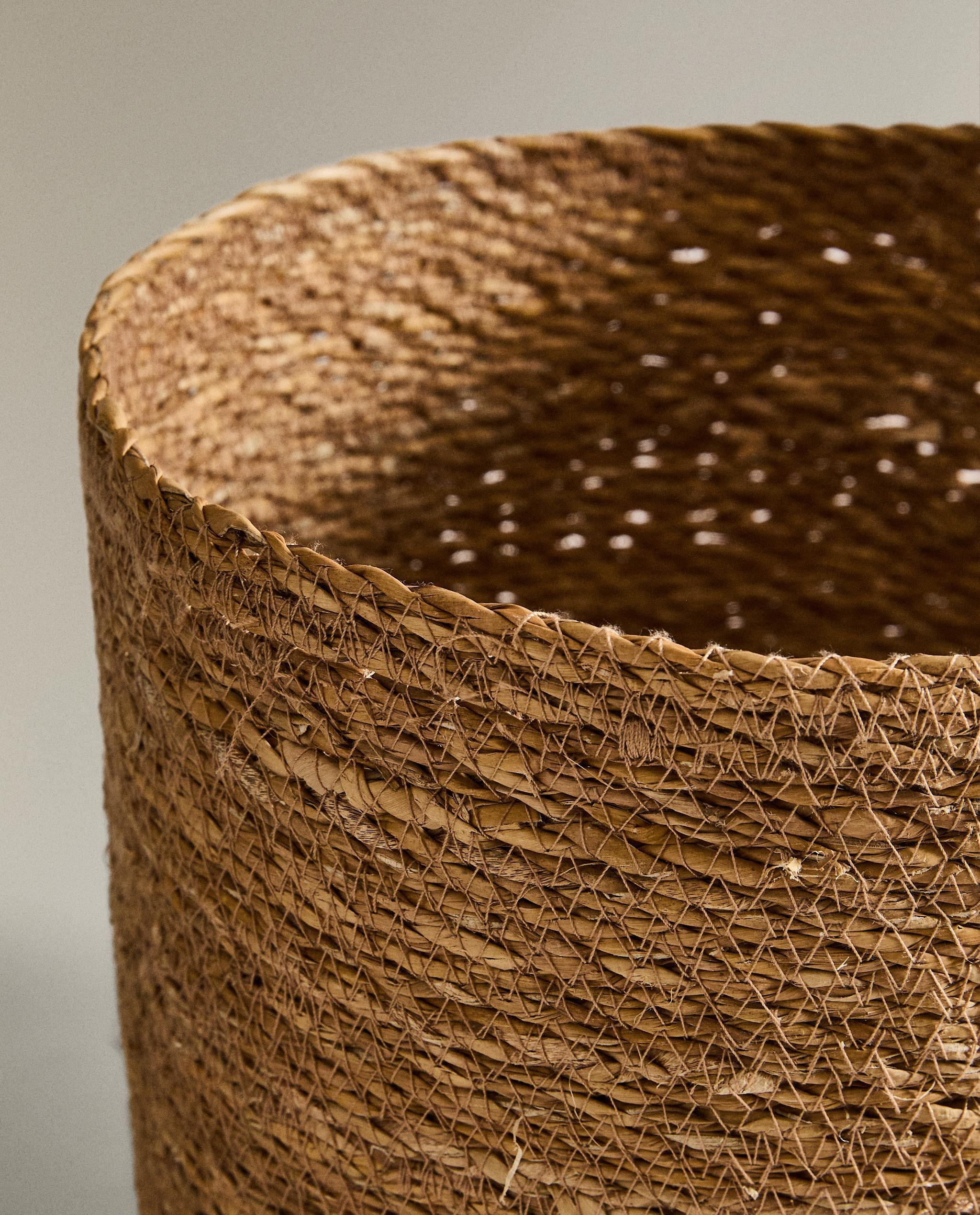 CYLINDRICAL SEAGRASS BASKET product thumbnail 3