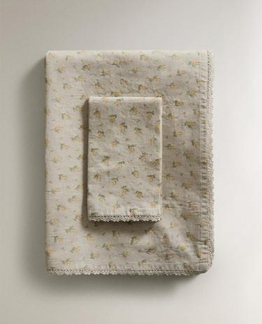 MANTEL FLOR SILVESTRE CON PUNTILLA