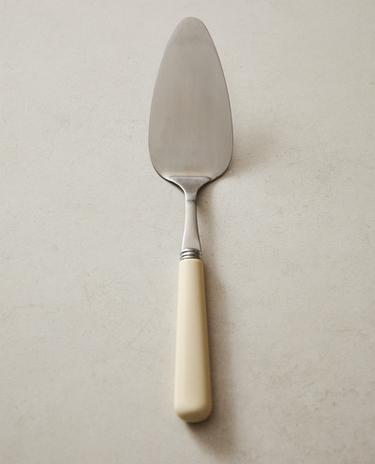 ΣΠΑΤΟΥΛΑ ΤΟΥΡΤΑΣ ΑΠΟ ΑΝΟΞΕΙΔΩΤΟ ΑΤΣΑΛΙ