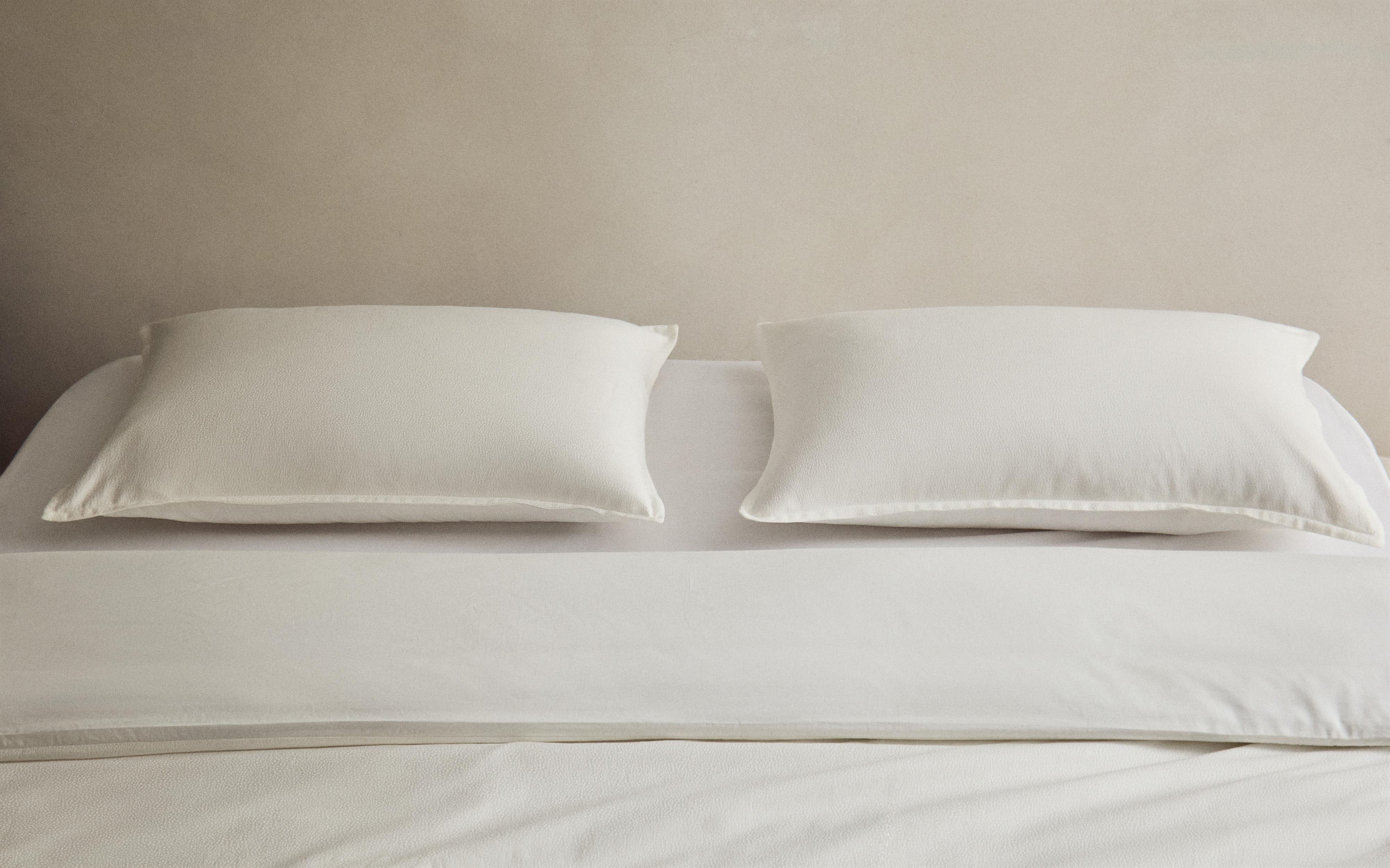 SATEEN JACQUARD PILLOWCASE (300 THREAD COUNT) product thumbnail 16