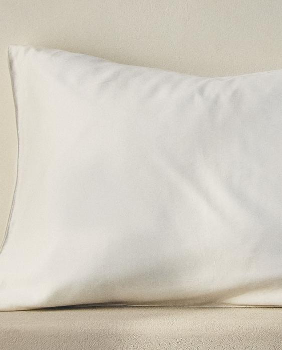 PREVLEKA ZA VZGLAVNIK IZ SATENA (500 NITI)