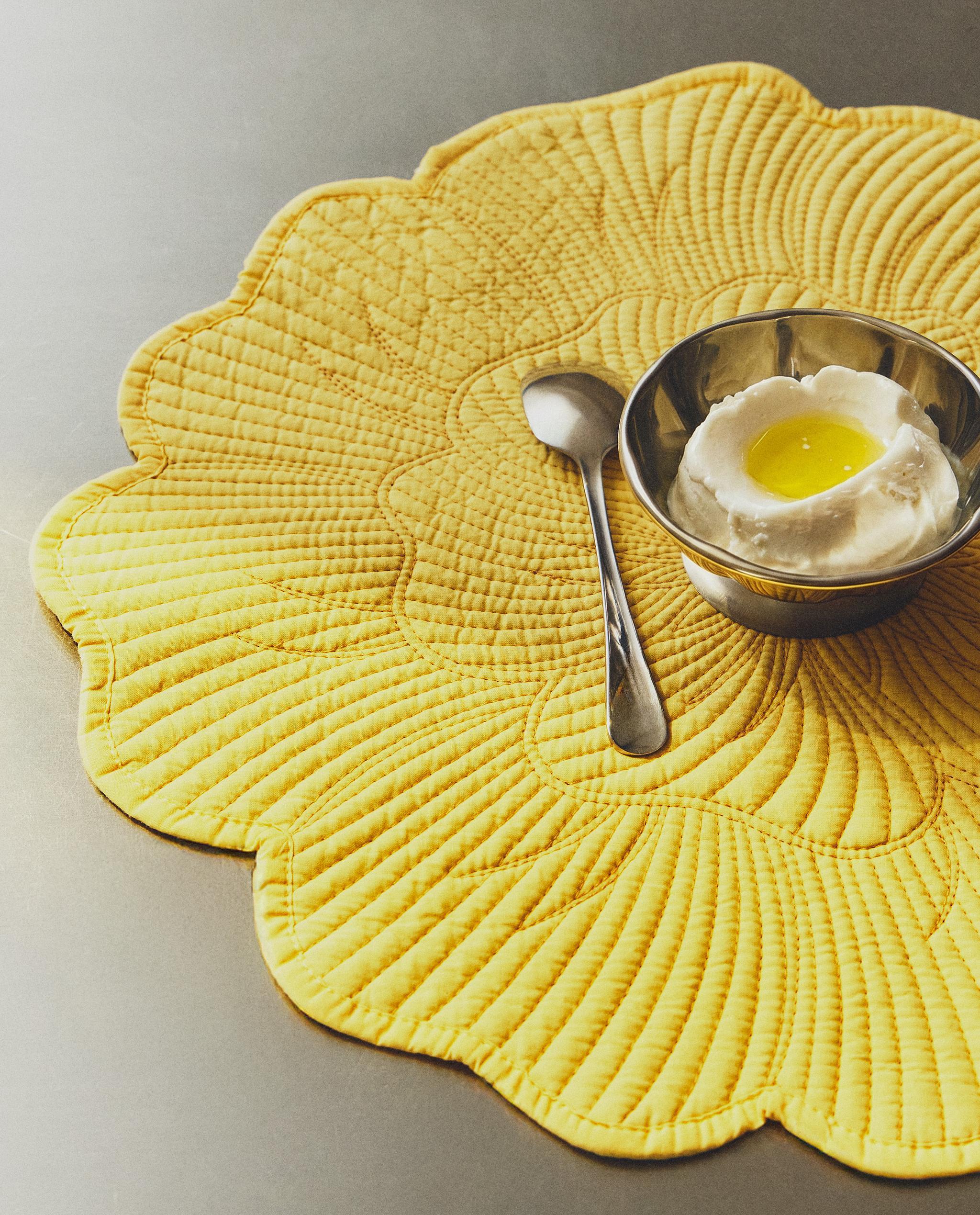 QUILTED FLORAL PLACEMAT product thumbnail 10