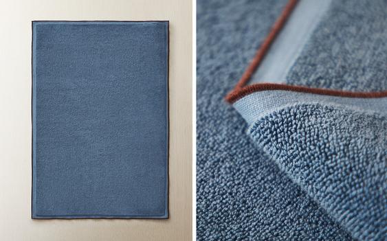 BATH MAT WITH COLOURED TOPSTITCHING
