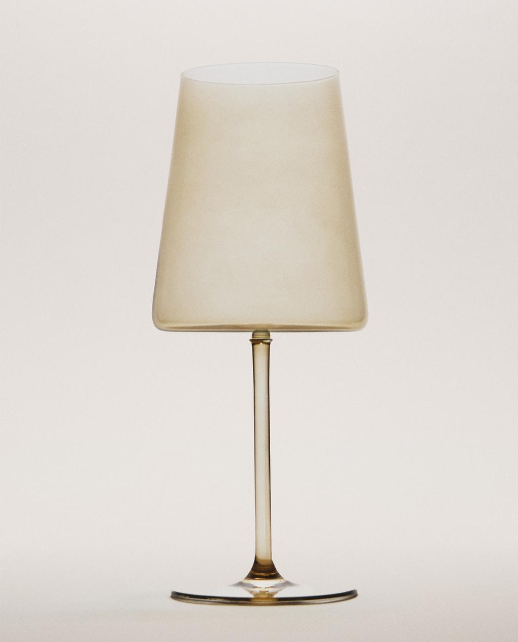 KIELISZEK STOŻKOWY ZE SZKŁA CRYSTALLINE KIELISZEK STOŻKOWY ZE SZKŁA CRYSTALLINE