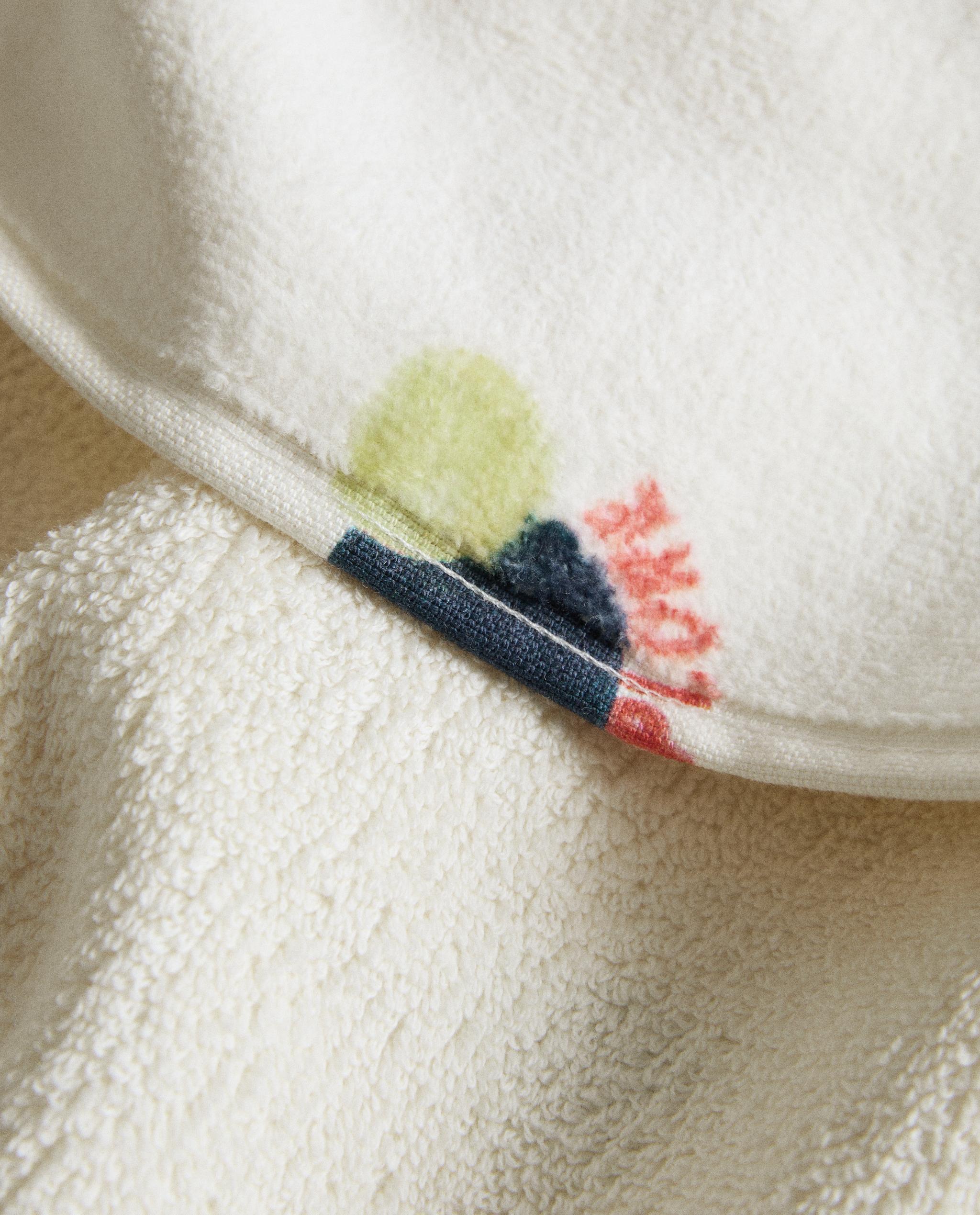 CHILDREN'S PLANET BATH TOWEL product thumbnail 5