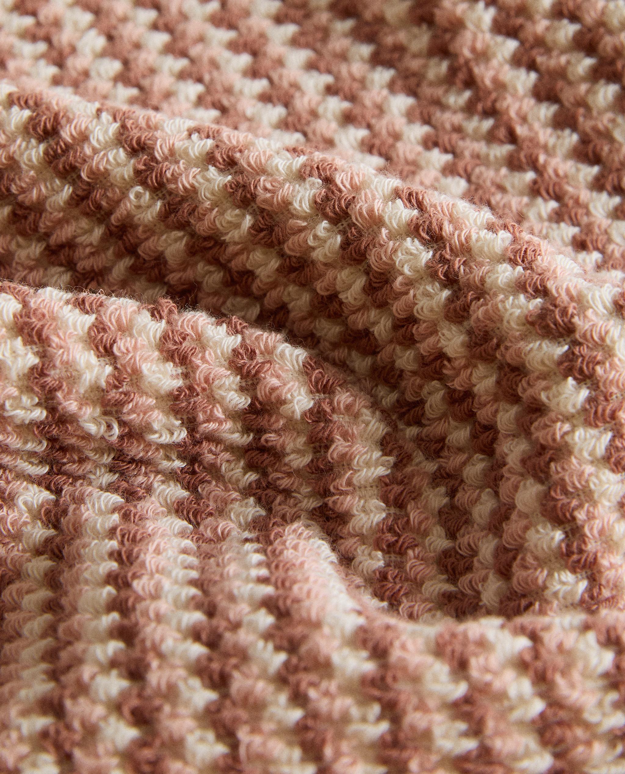 TEXTURED COTTON BATH TOWEL product thumbnail 5