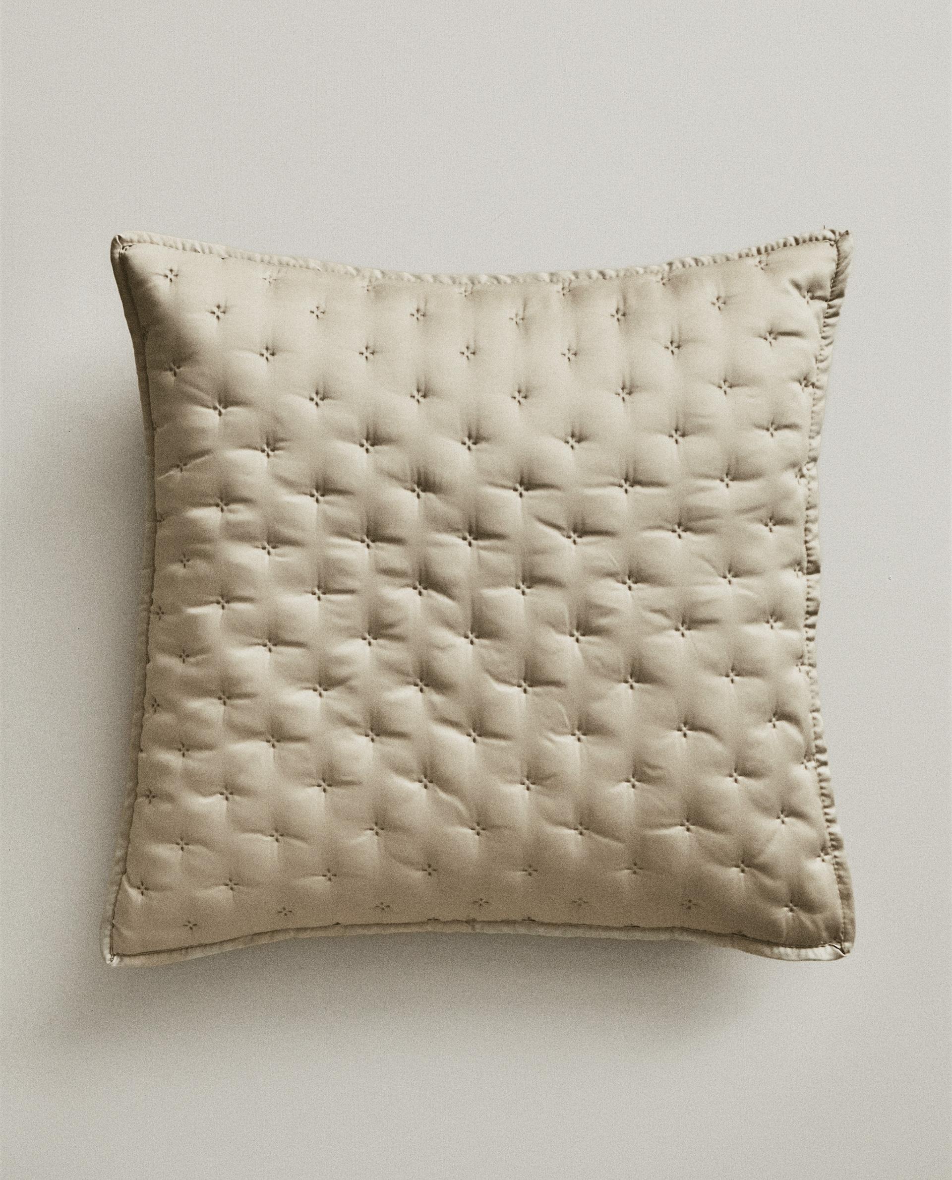 PLAIN QUILTED CUSHION COVER WITH KNOTS product thumbnail 8