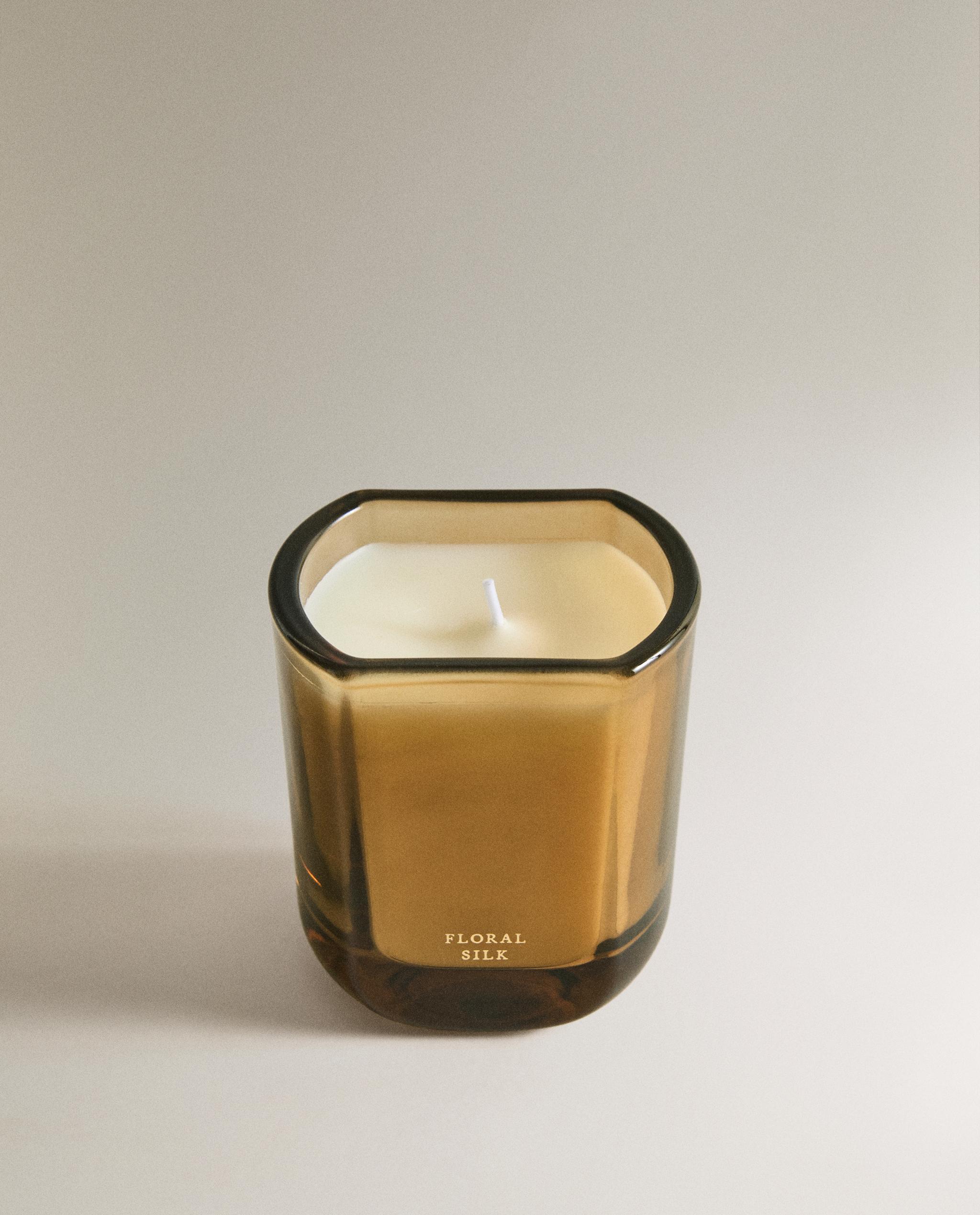 (220 G) FLORAL SILK SCENTED CANDLE product thumbnail 2