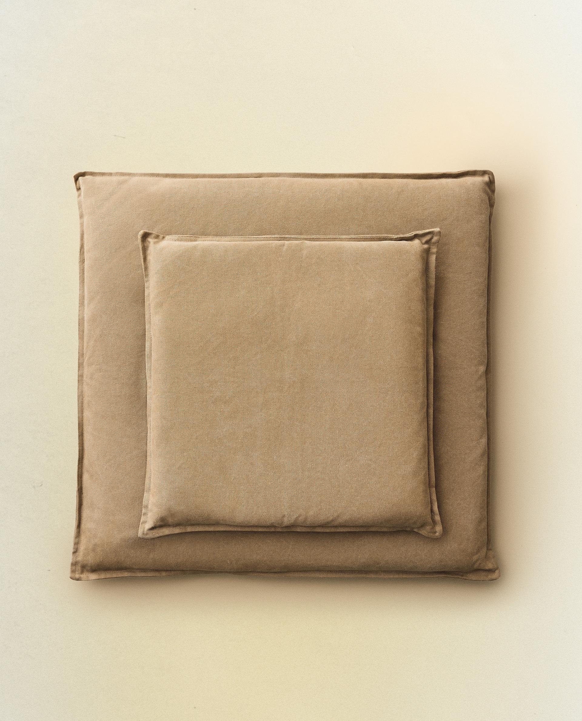 SQUARE PET CUSHION