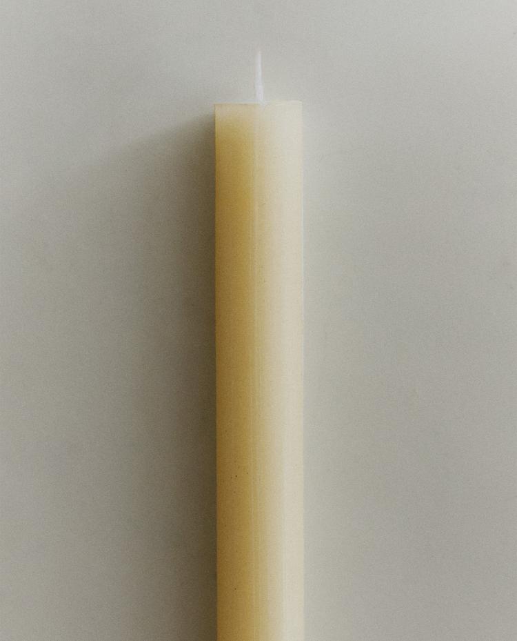 PACK OF LONG DECORATIVE CYLINDRICAL CANDLES (PACK OF 4)