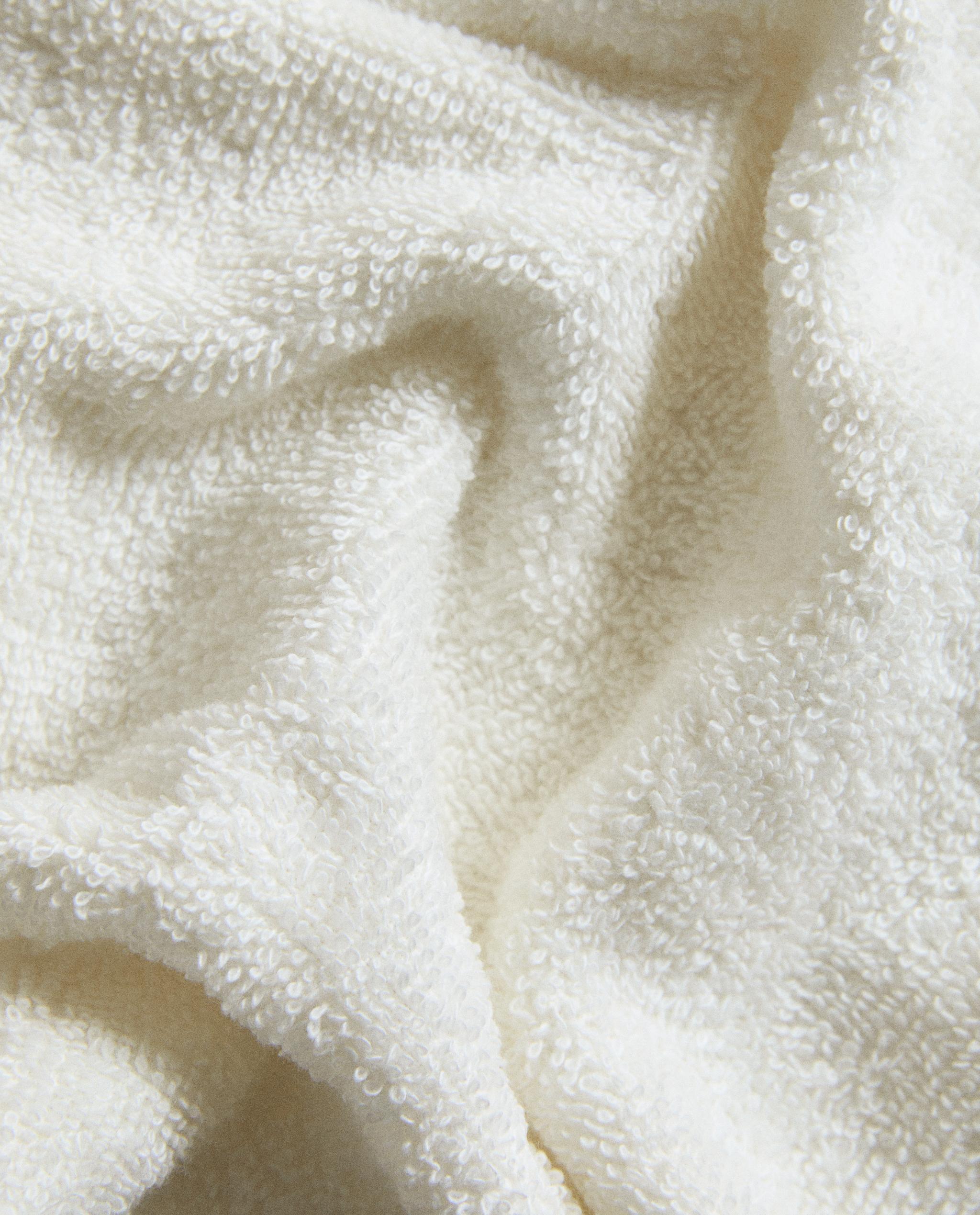 PACK OF HAND TOWELS WITH PLANT EMBROIDERY (PACK OF 3) product thumbnail 5