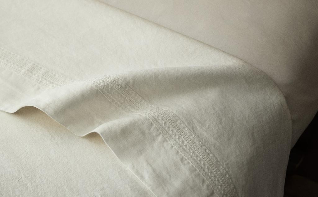 EMBROIDERED FLAT SHEET EMBROIDERED FLAT SHEET