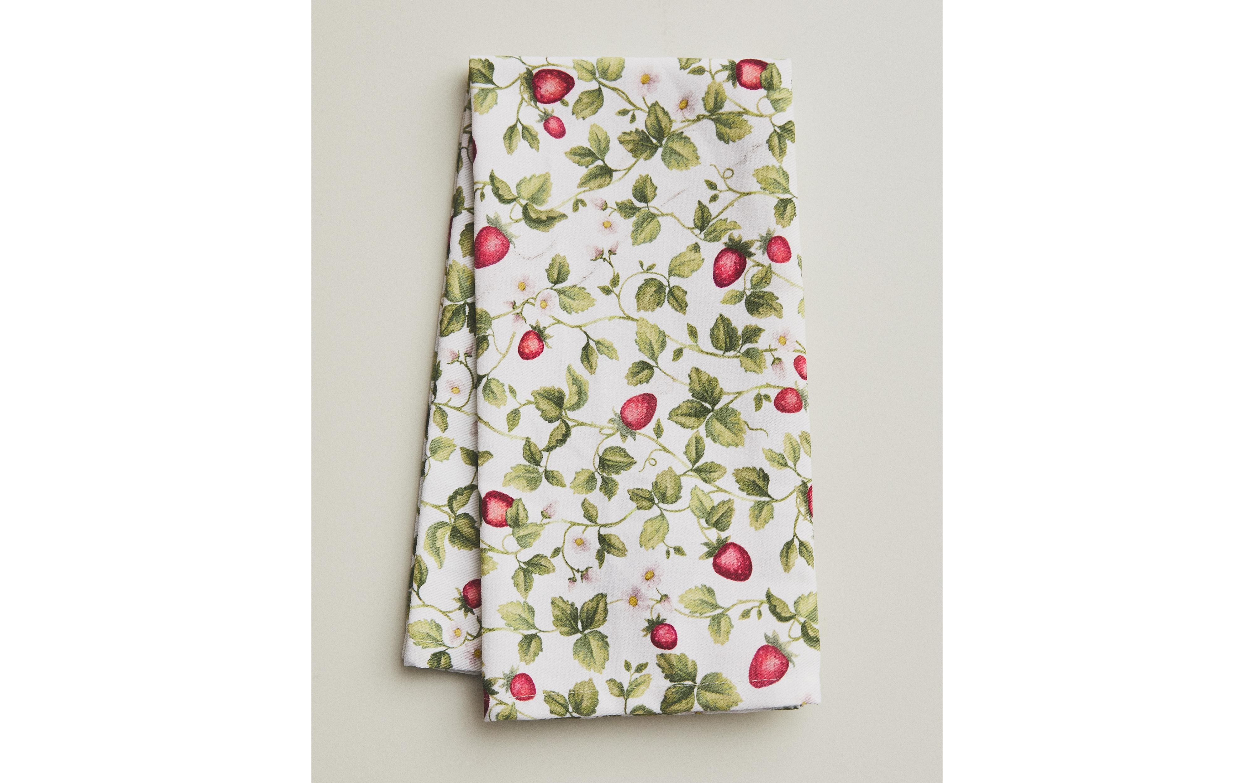PACK OF STRAWBERRY NAPKINS (PACK OF 2) product thumbnail 2