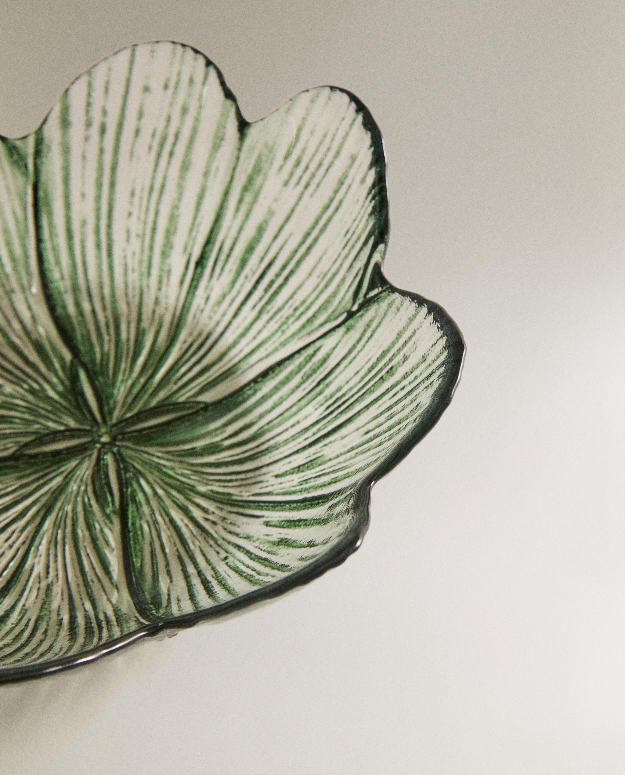 CLOVER GLASS BOWL product thumbnail 8