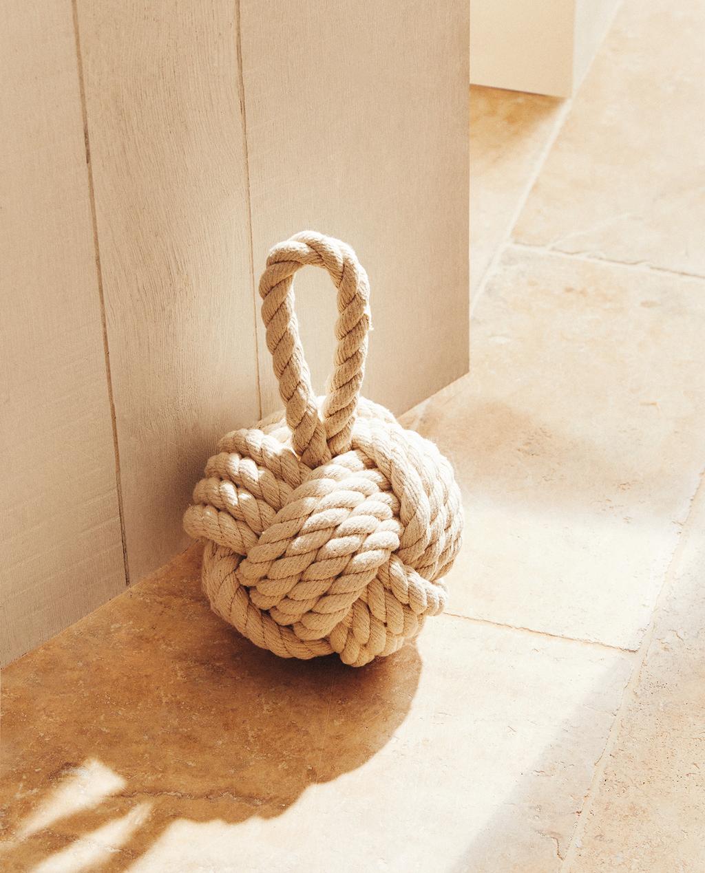 KNOTTED DOORSTOP