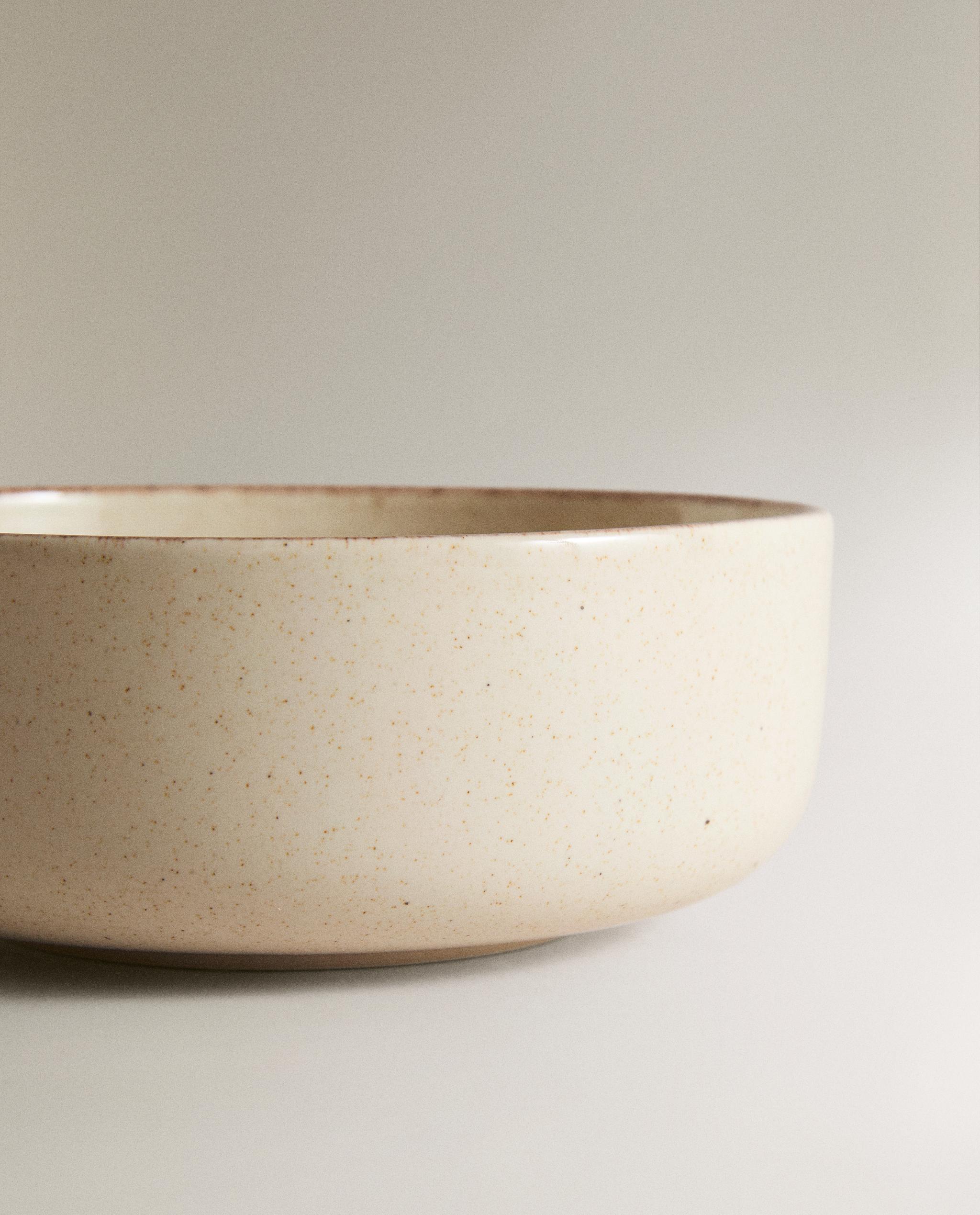 STONEWARE BOWL WITH ANTIQUE FINISH RIM product thumbnail 4