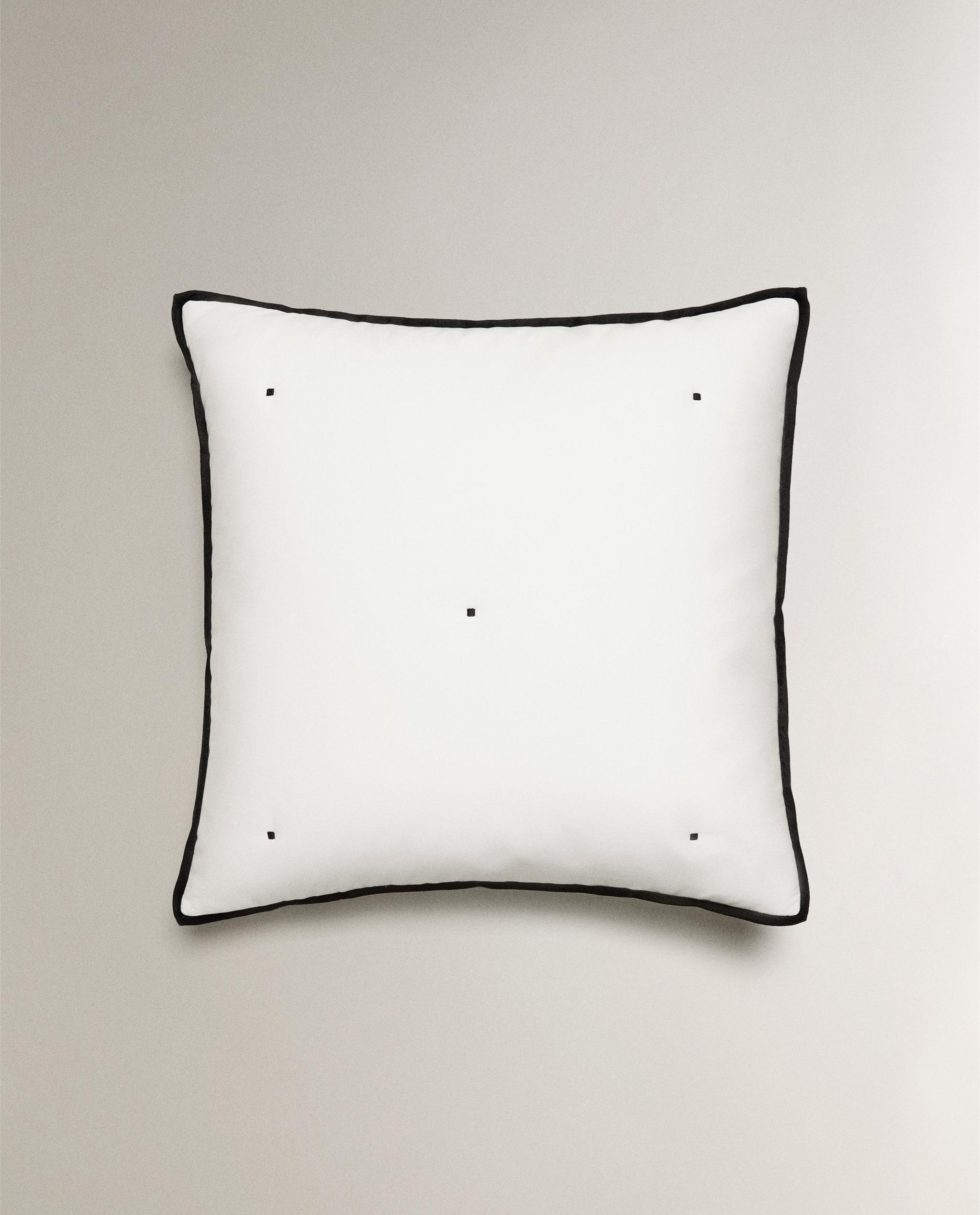 サテンリネン ドット クッションカバー | Zara Home 日本/Japan