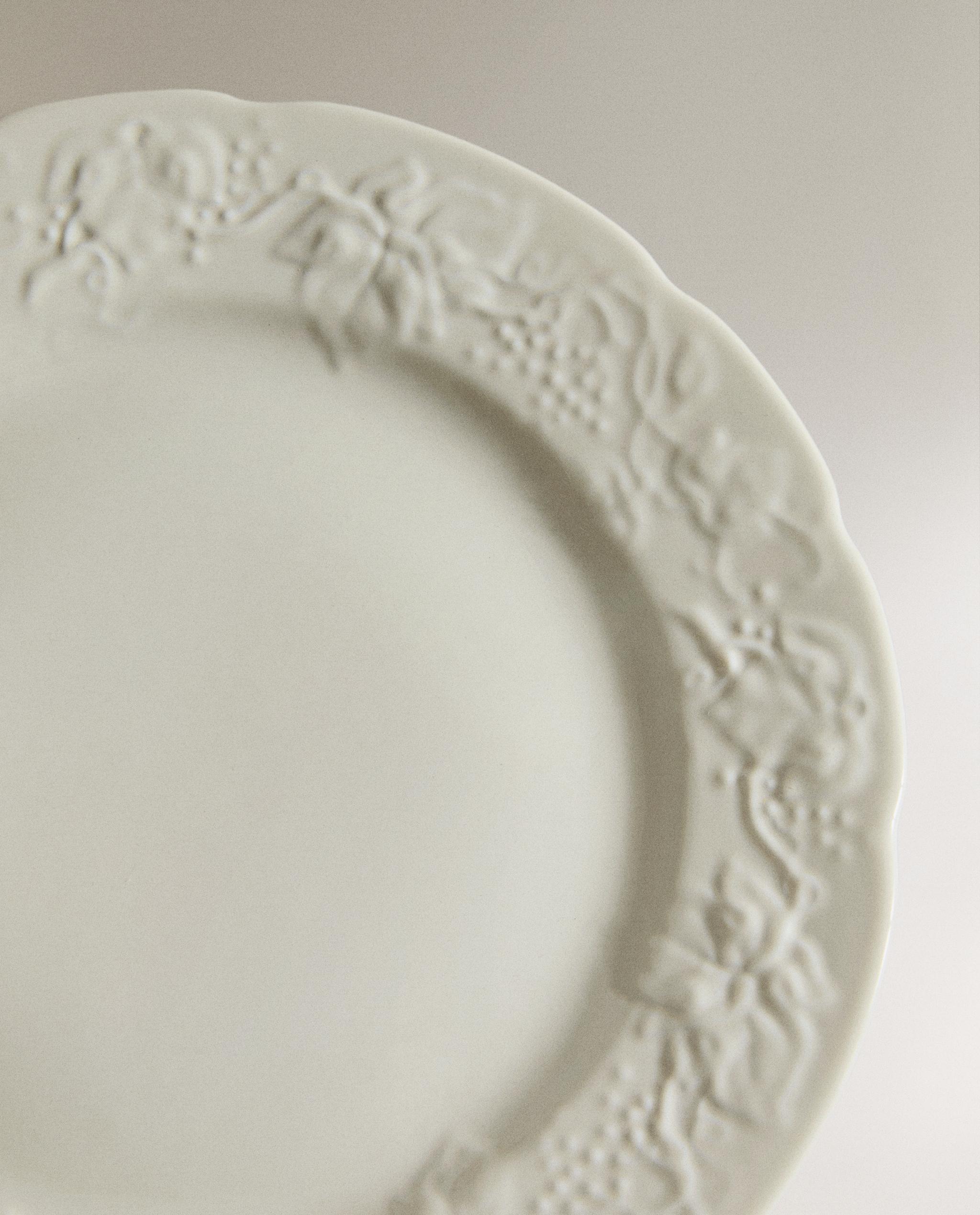 GRAPE DESIGN PORCELAIN DESSERT PLATE product thumbnail 3