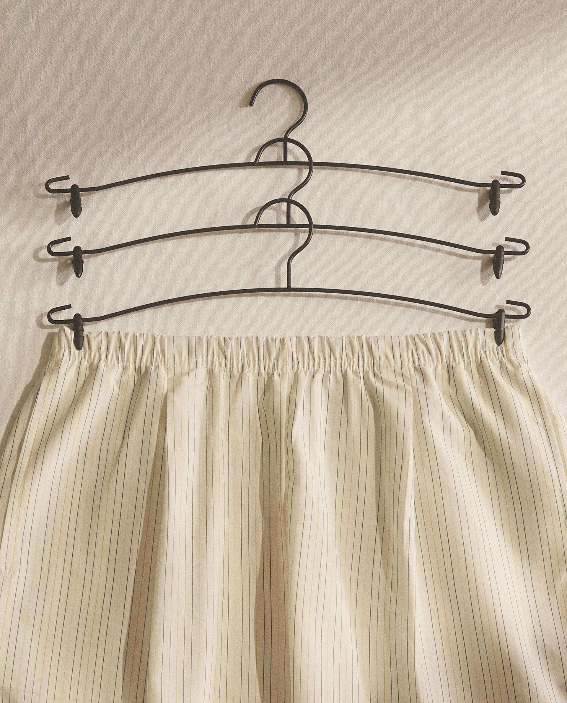 METAL SKIRT HANGER (SET OF 3)