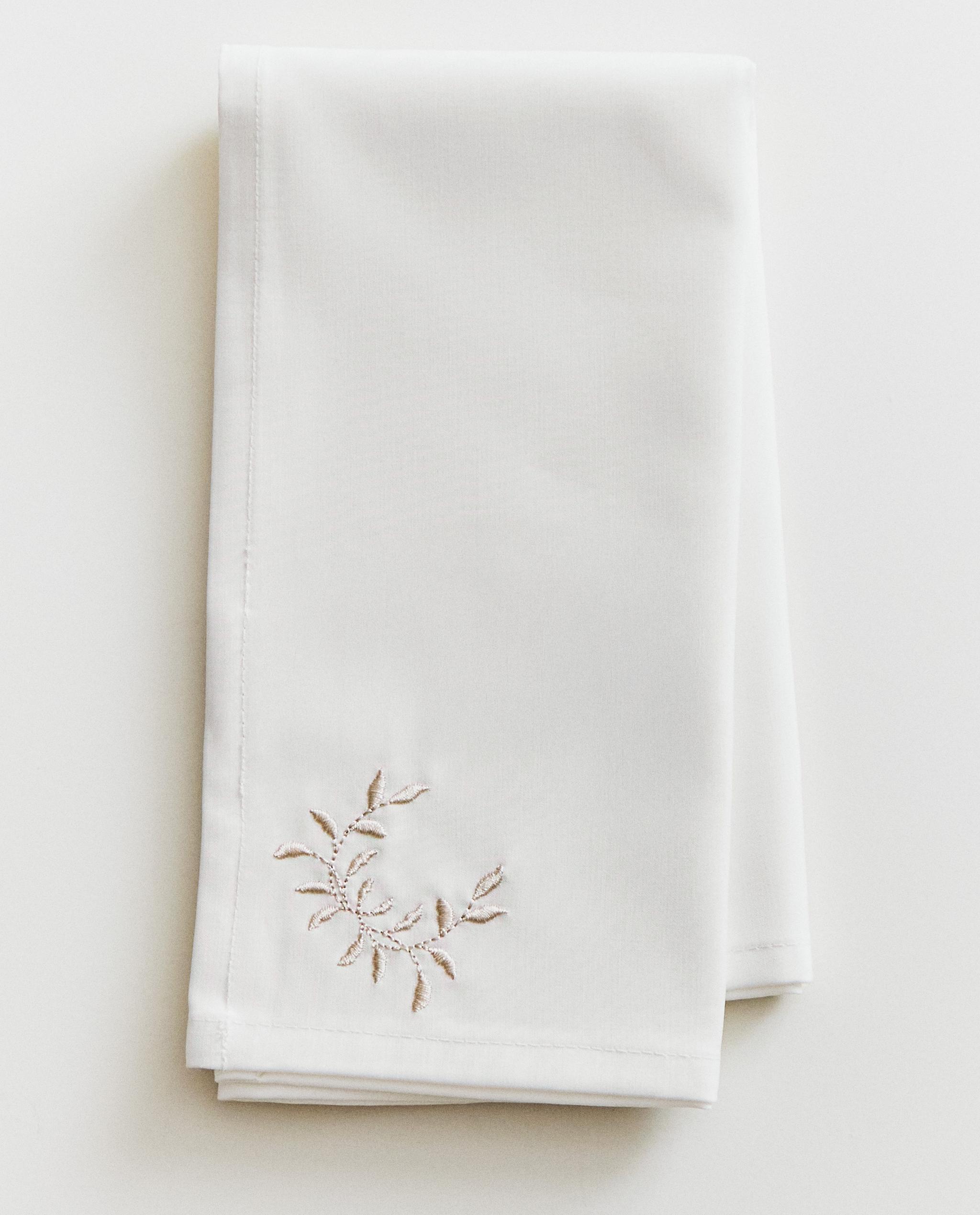 PACK OF PLANT EMBROIDERY NAPKINS (PACK OF 2) product thumbnail 9