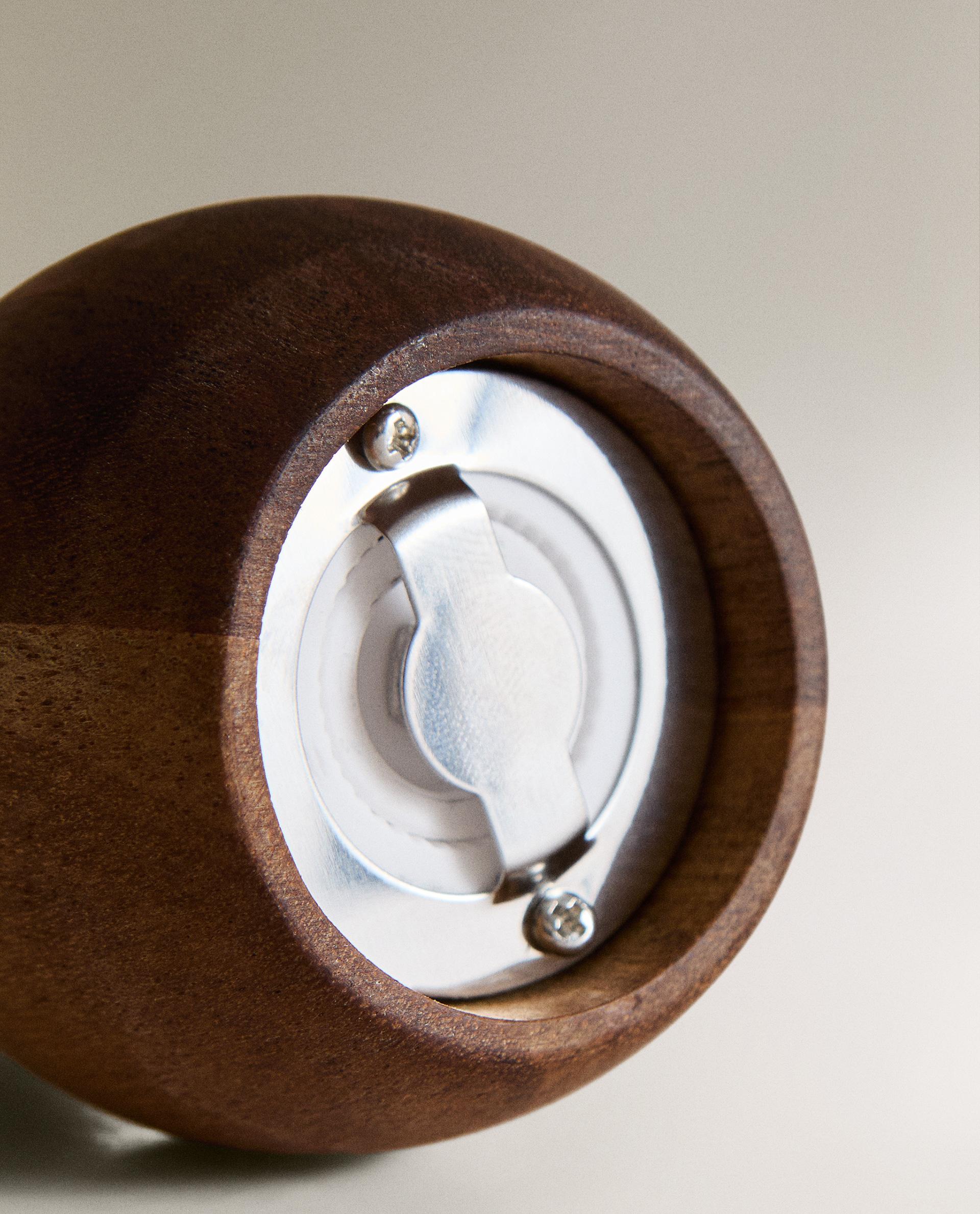 WOODEN PEPPER MILL WITH STEEL LID product thumbnail 5