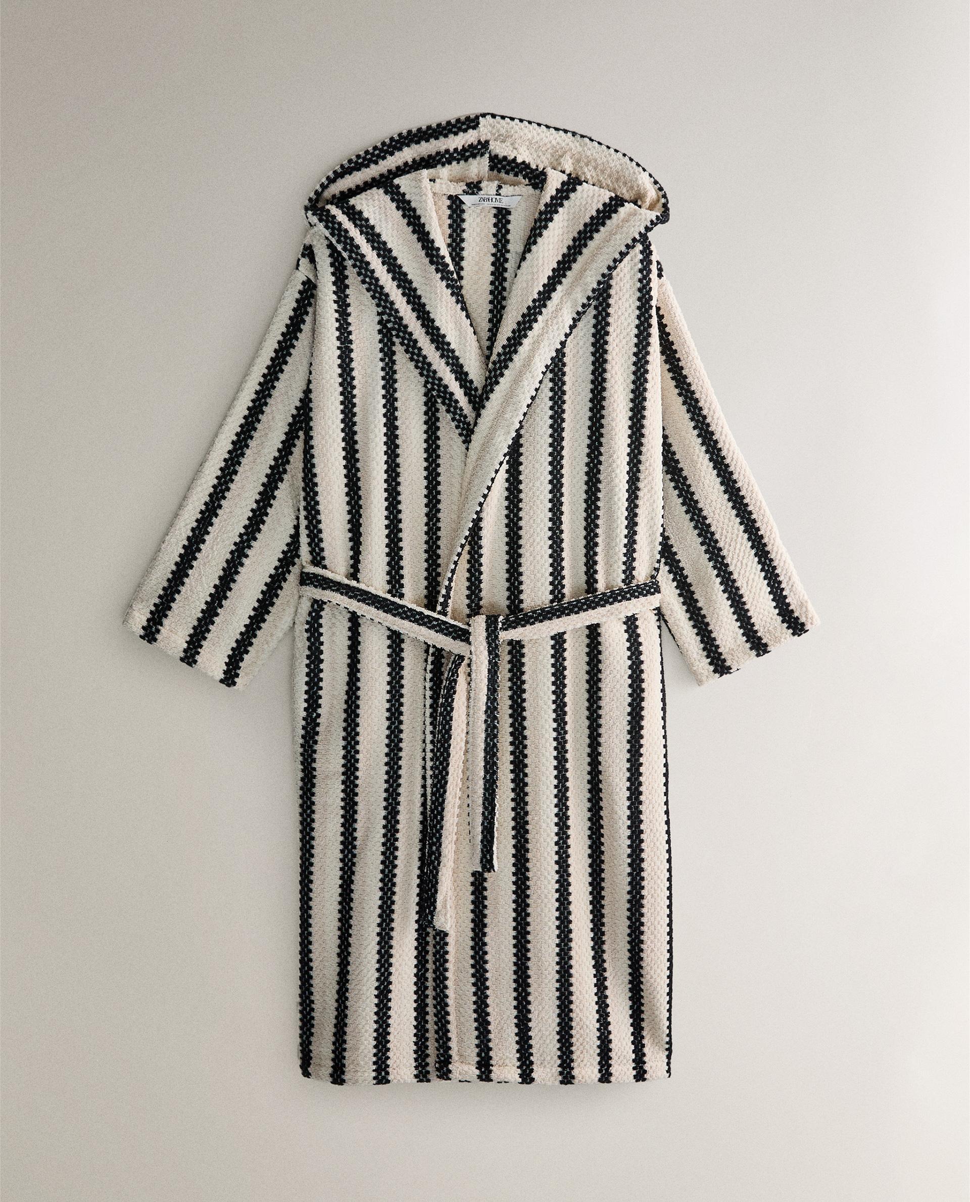 GEOMETRIC JACQUARD BATHROBE product thumbnail 4
