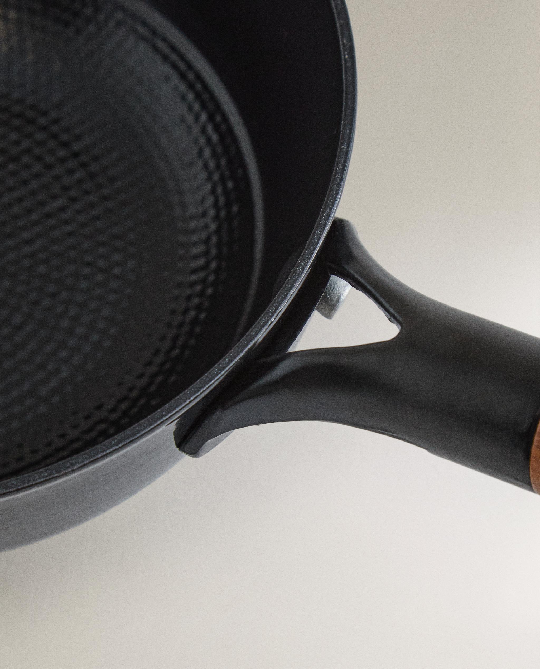IRON SAUCEPAN product thumbnail 15