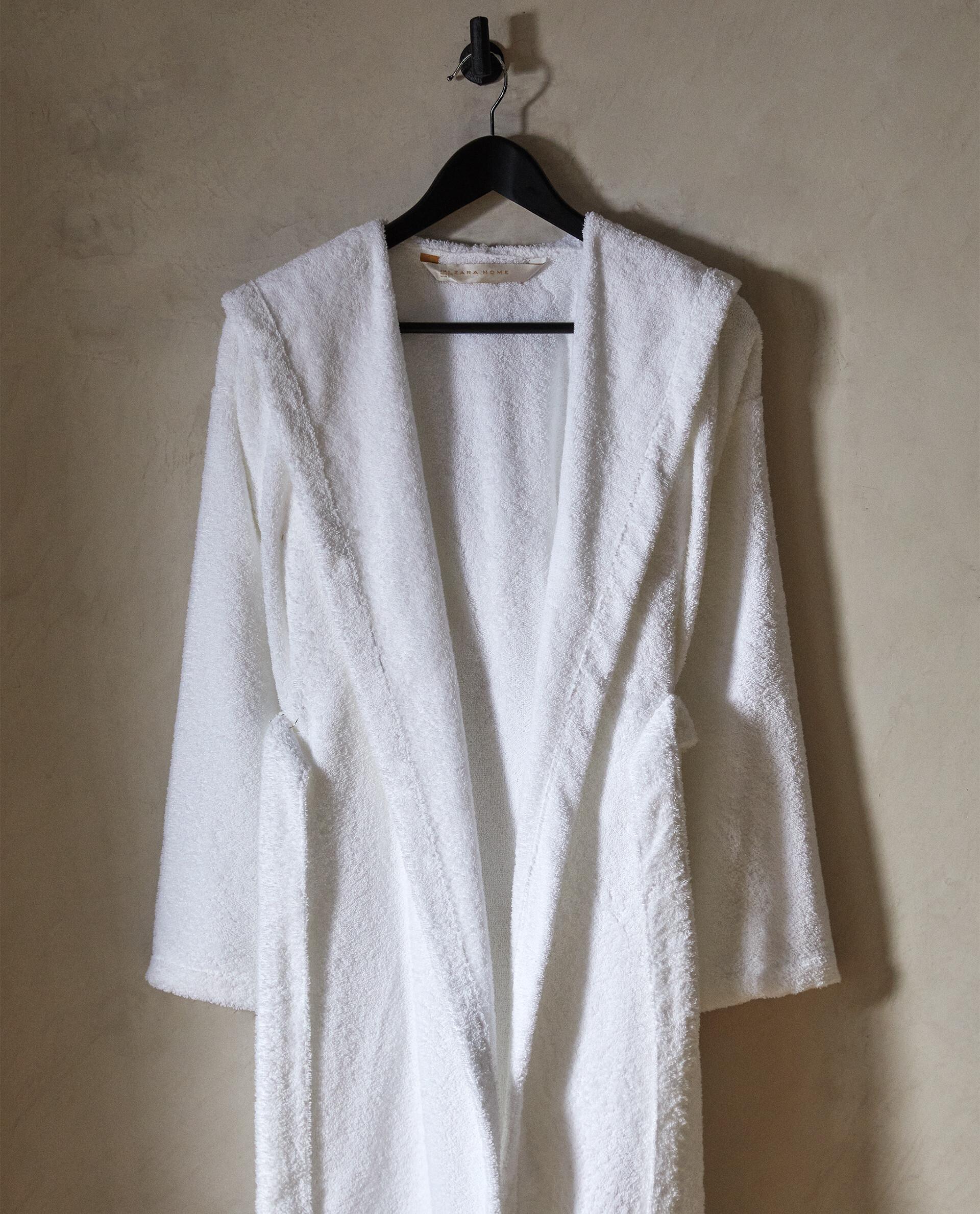 HOODED BATHROBE (360 GXM²) product thumbnail 18