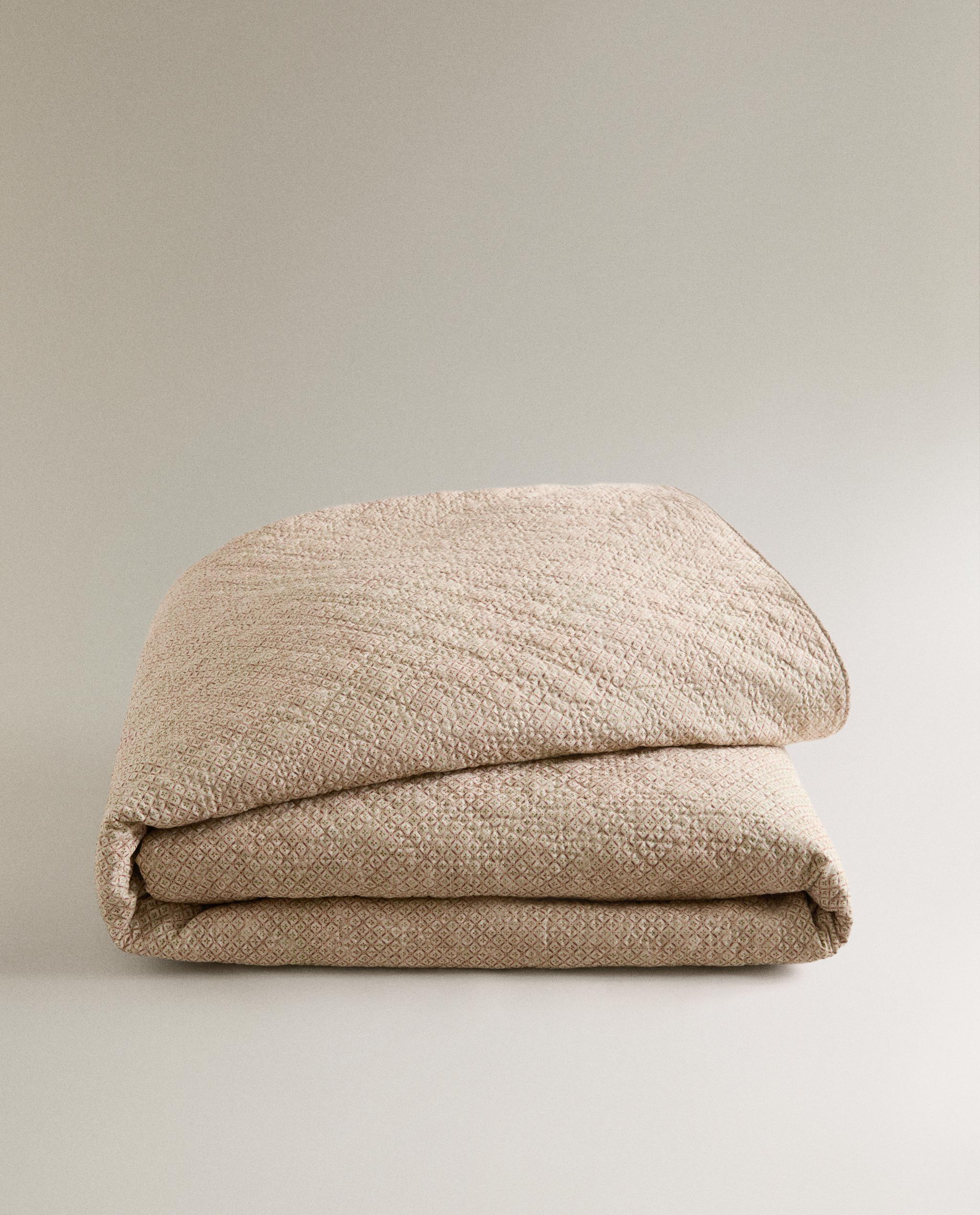 QUILTED BEDSPREAD AND CUSHION COVER | KATHARINE POLE product thumbnail 4