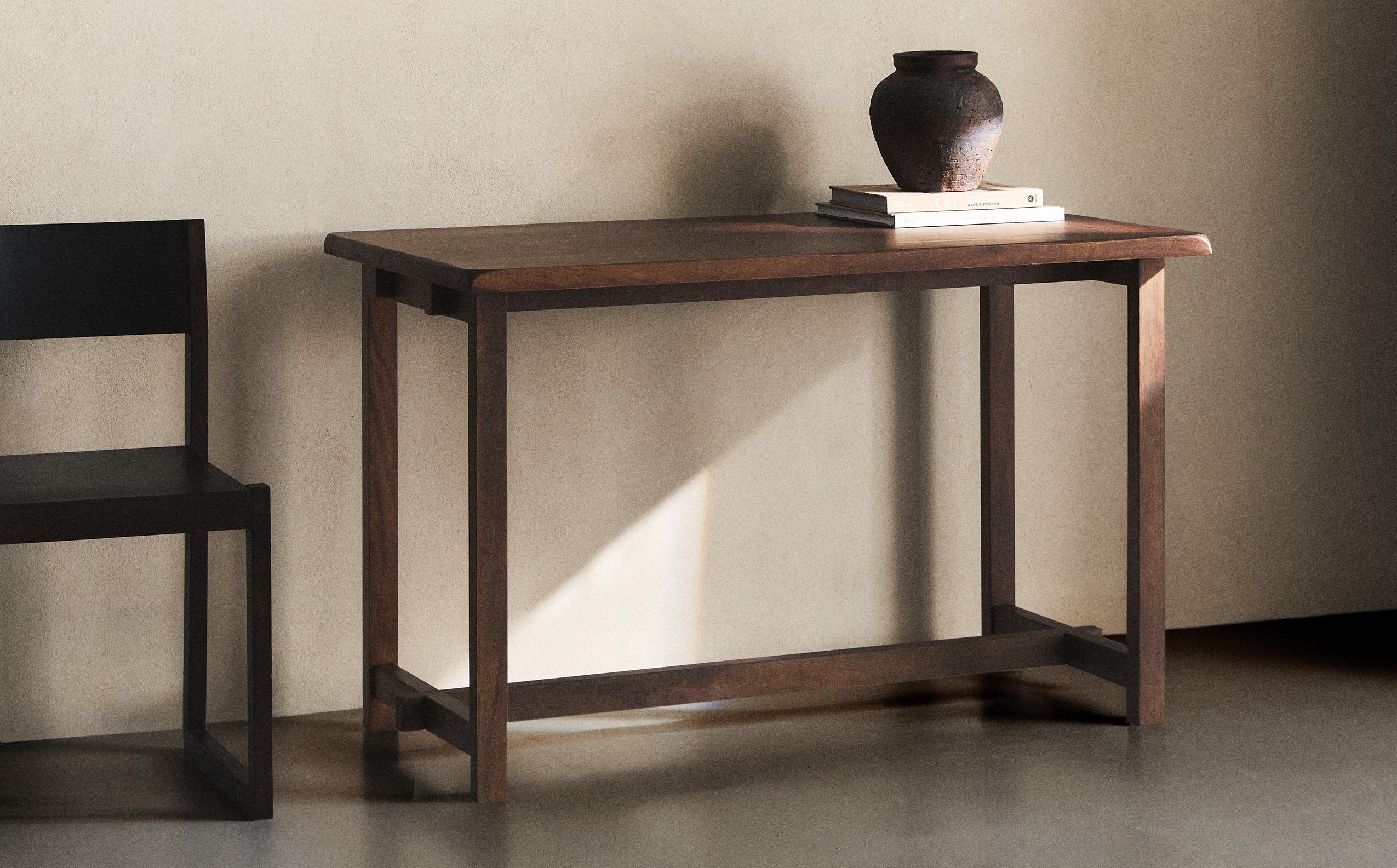 サイドボードとコンソール（コンソールテーブル／シェルフ） | Zara