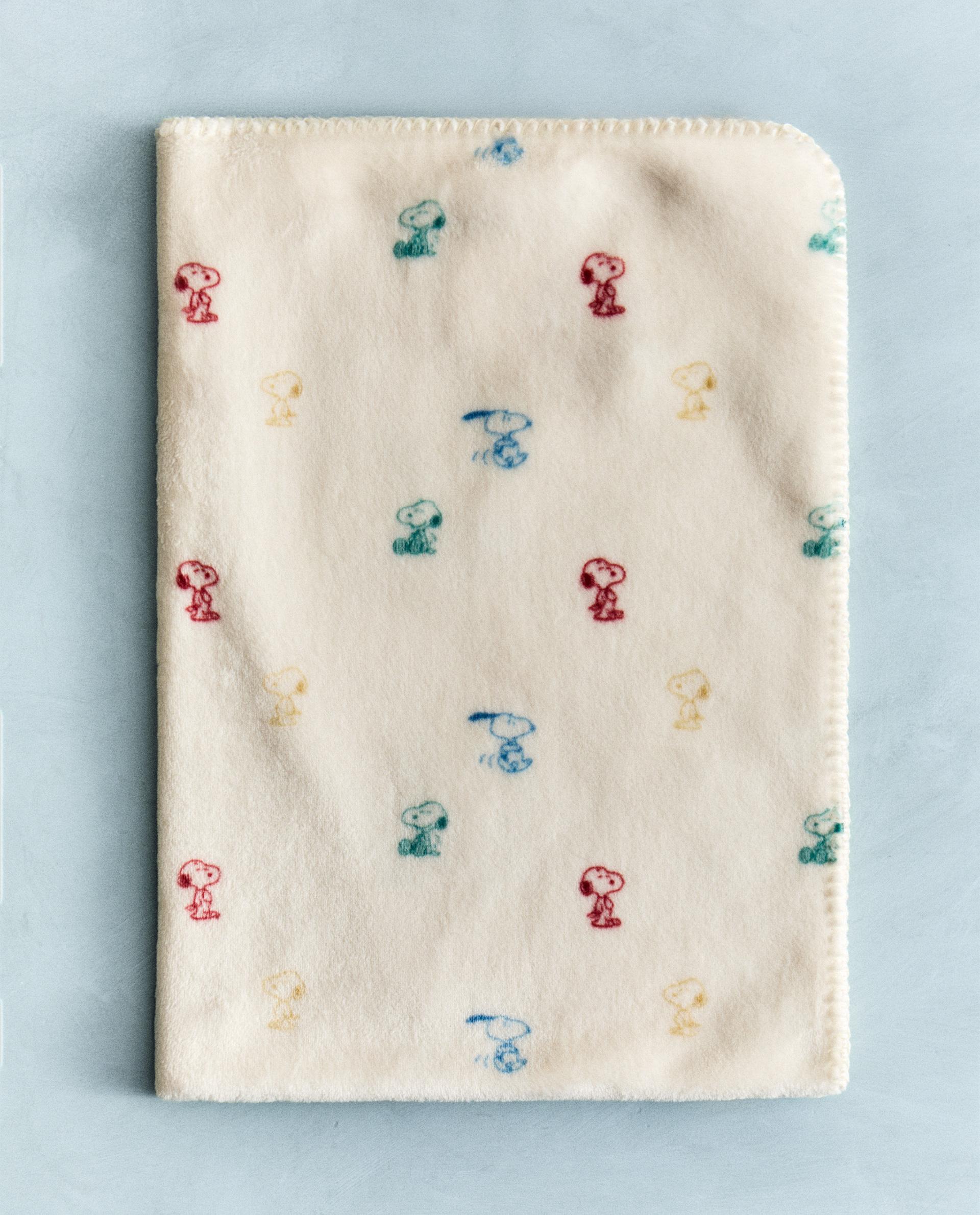 CHILDREN'S PEANUTS™ FLEECE BLANKET