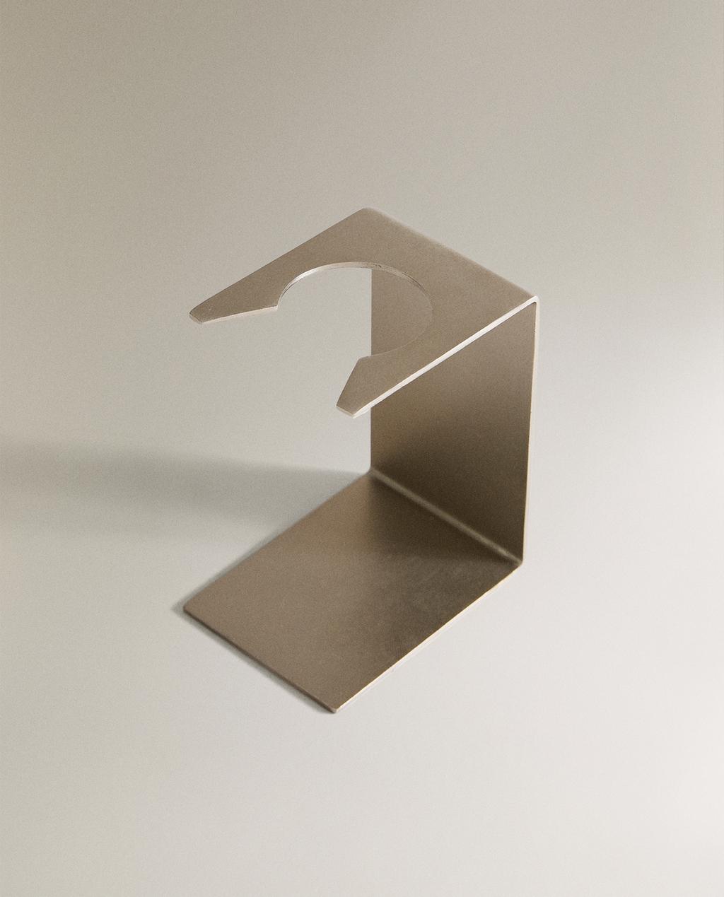 STAINLESS STEEL WALL STAND