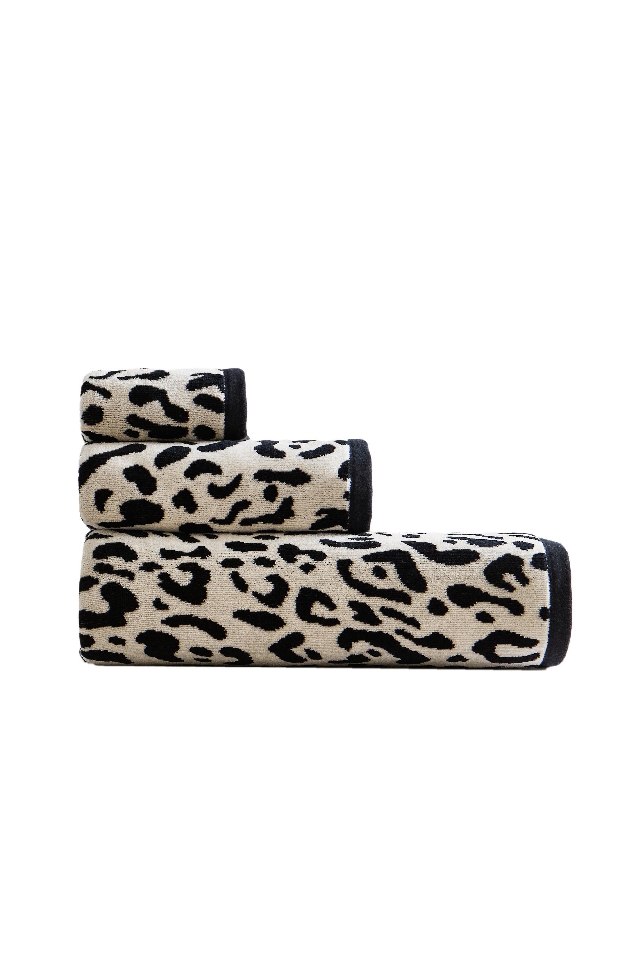 ANIMAL PRINT VELOUR BATH TOWEL product thumbnail 5