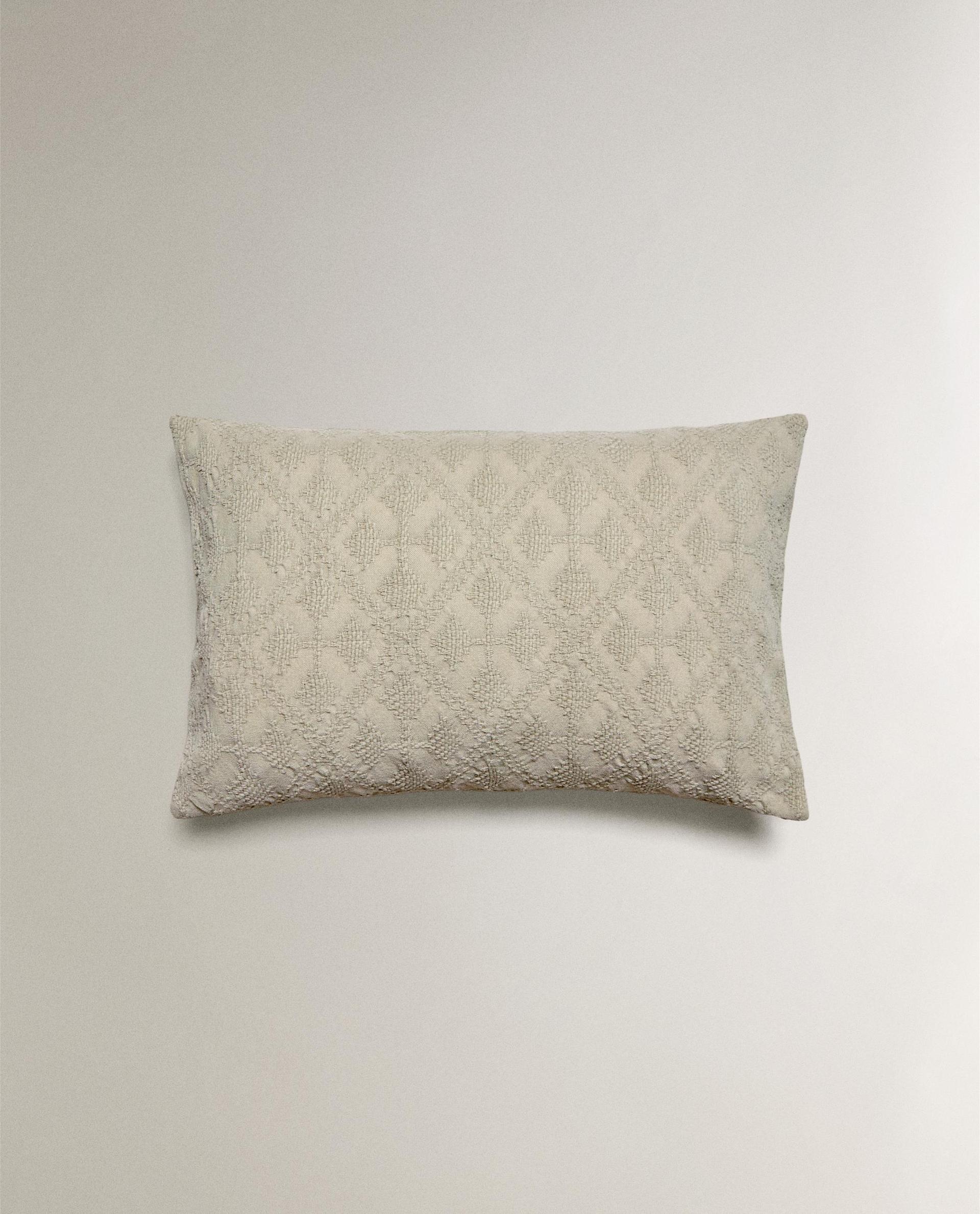 JACQUARD CUSHION COVER JACQUARD CUSHION COVER