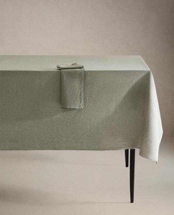 OBRUS Z BARWIONEJ PRZĘDZY OBRUS Z BARWIONEJ PRZĘDZY