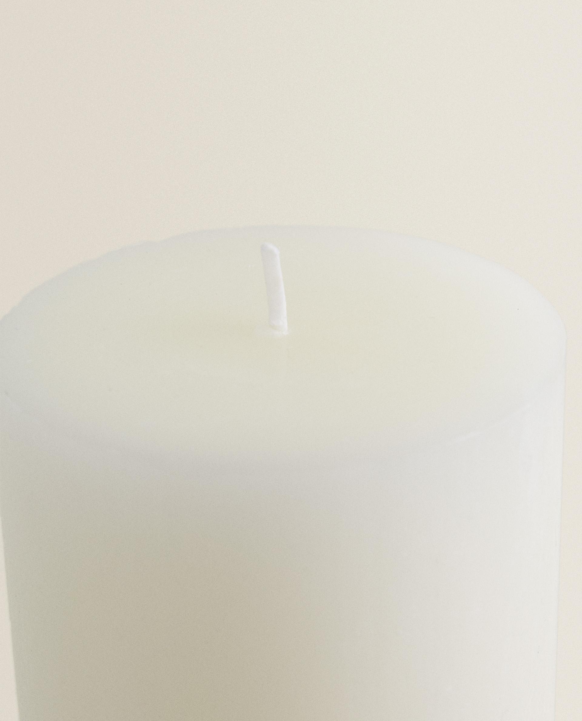 DECORATIVE CYLINDRICAL CANDLE product thumbnail 14
