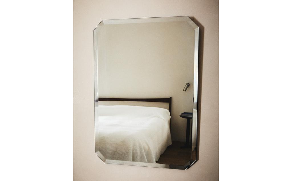 RECHTHOEKIGE AFGESCHUINDE WANDSPIEGEL