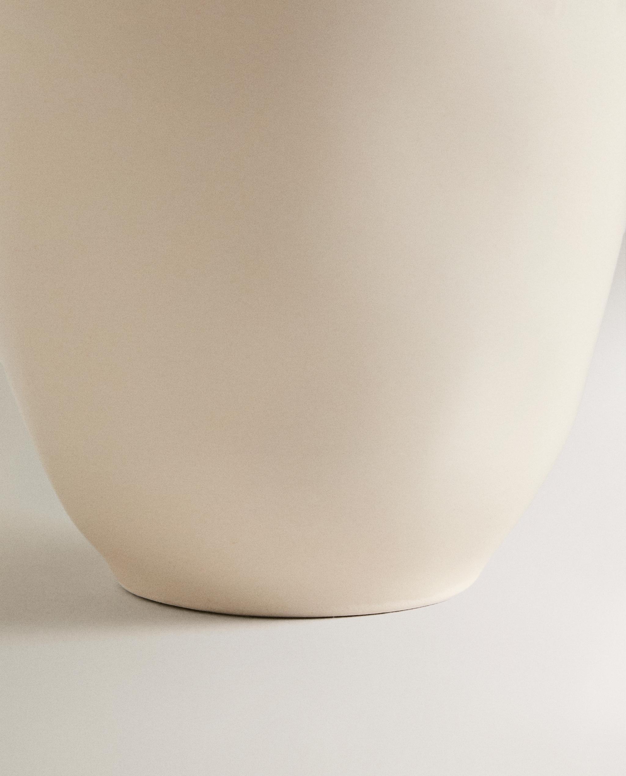 EARTHENWARE MUG WITH RAISED-DESIGN EDGE product thumbnail 4
