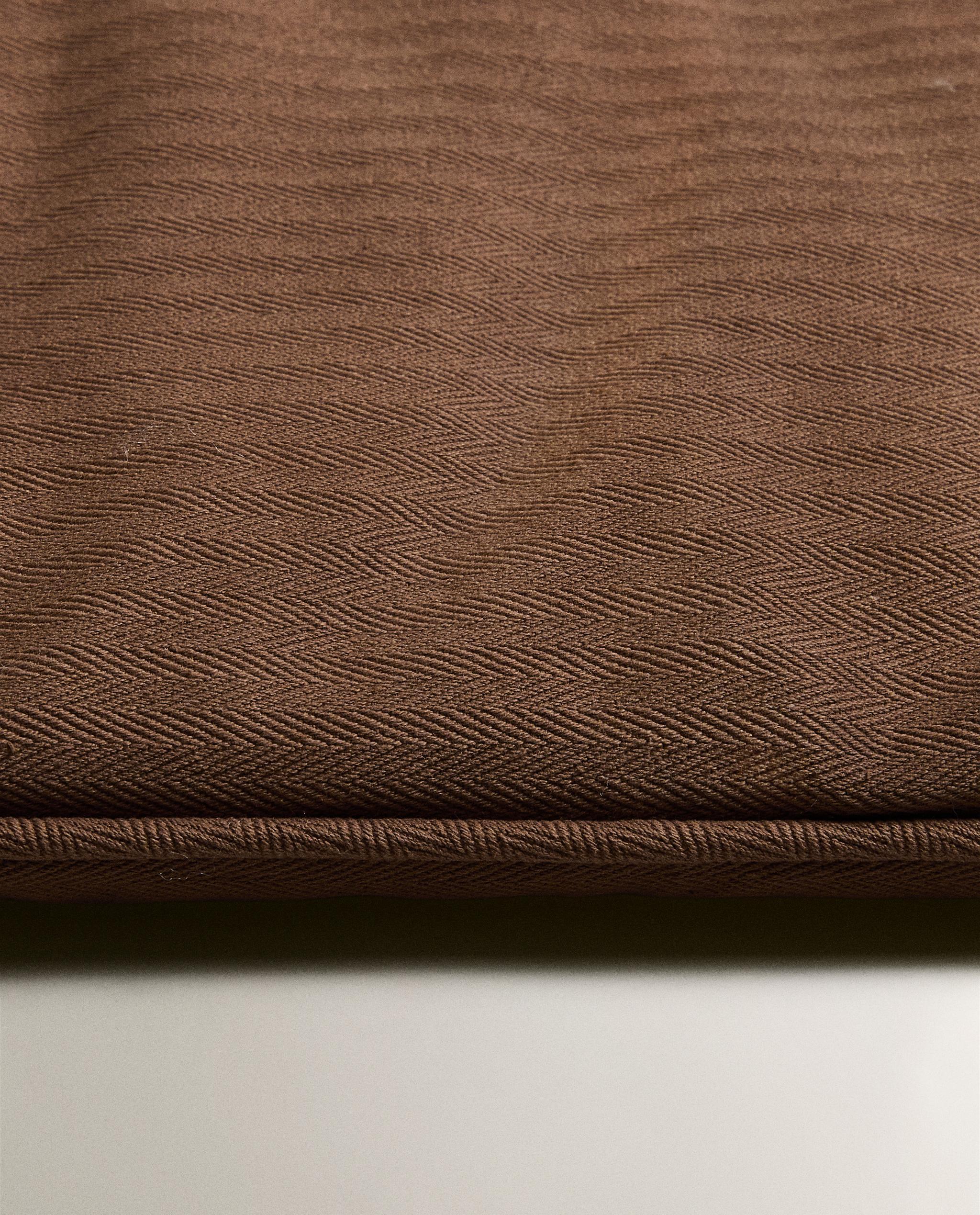 TEXTURED COTTON TOPPER