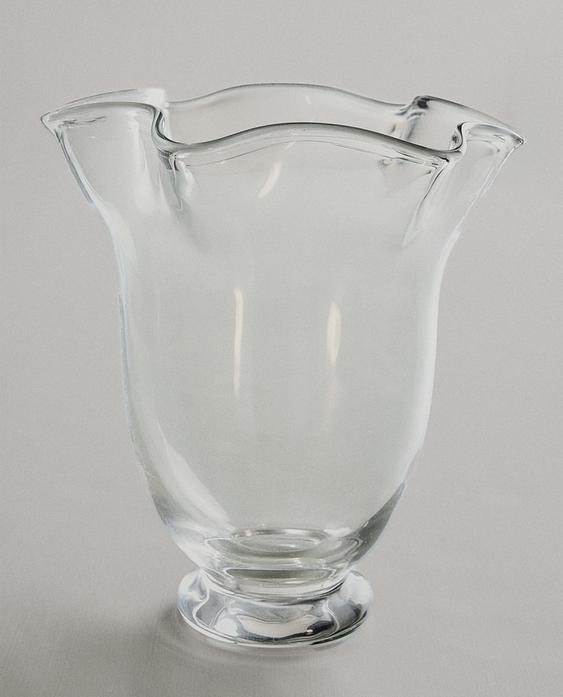 WAVY TRANSPARENT GLASS VASE WAVY TRANSPARENT GLASS VASE